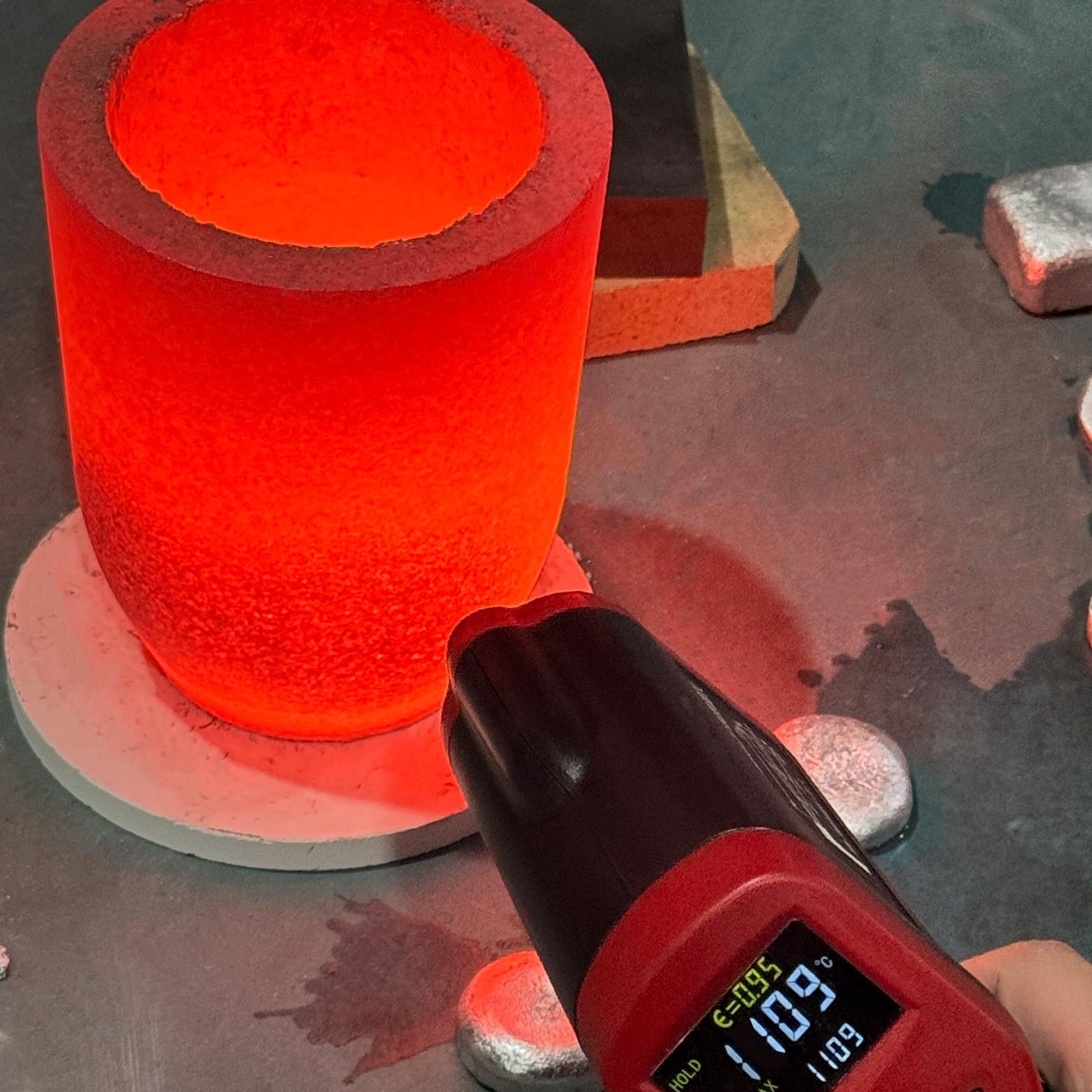 Crisol de Grafito para Fundir Aluminio, Oro, Plata - Alta Temperatura 1800°C, Duradero, 11 Tamaños(#12-12KG)