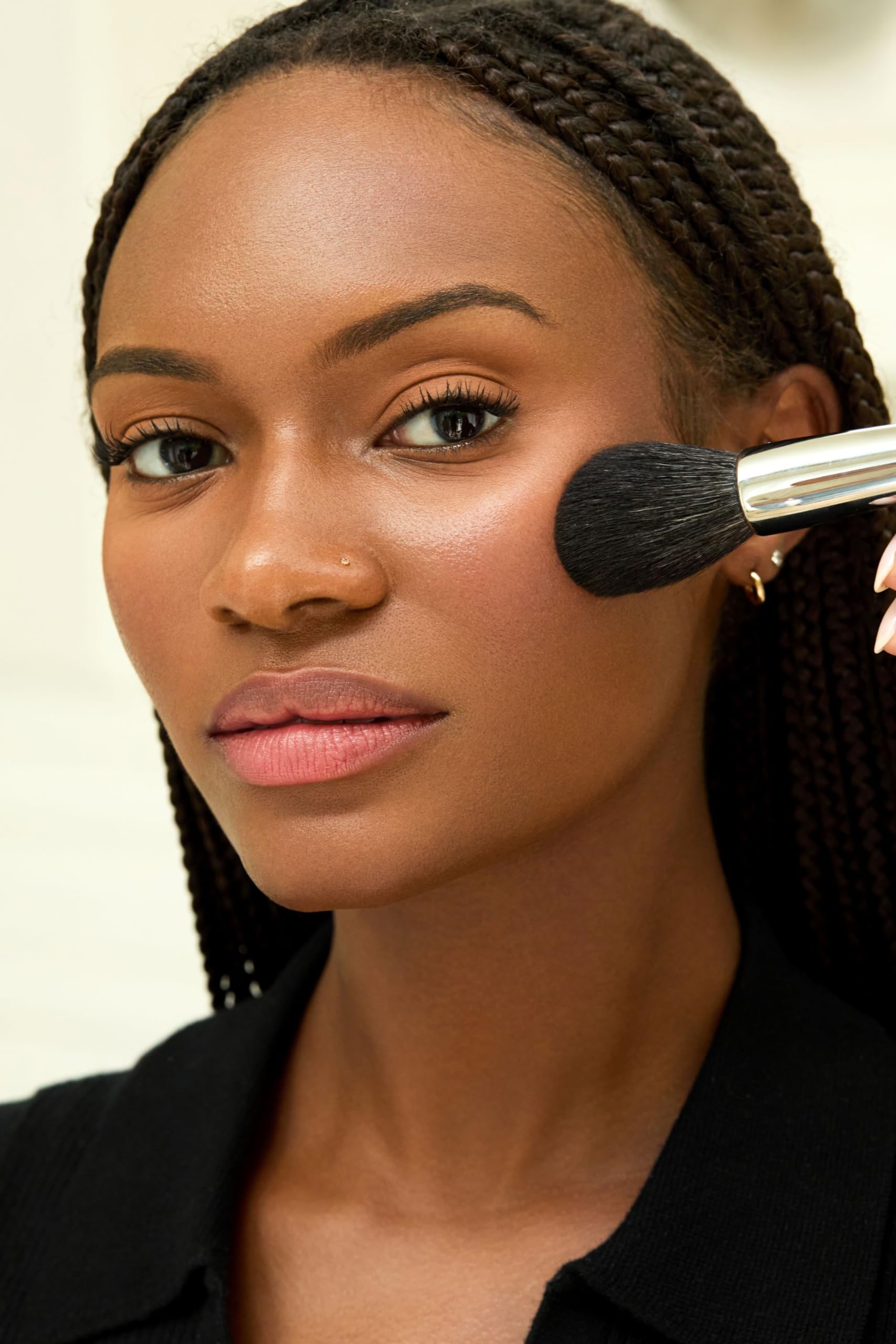 Trish McEvoy Brush 37 Bronzer - Image 4