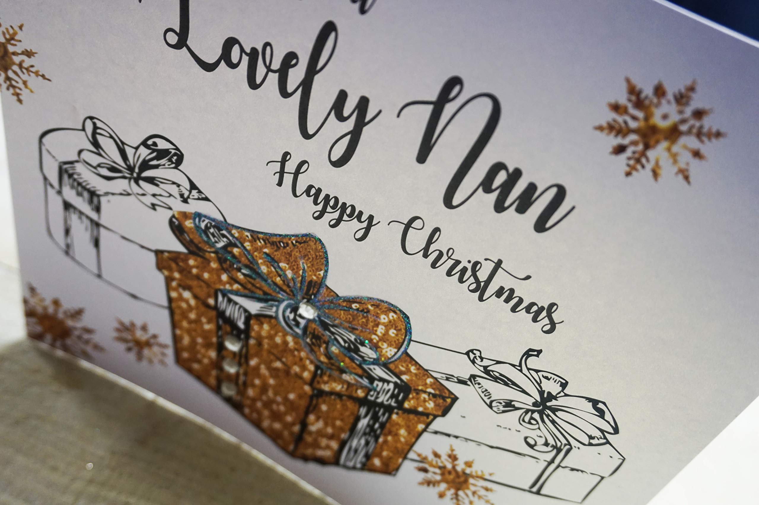 White Cotton Cards Weihnachtskarte 'Lovely Nan Happy Christmas' – Handgefertigt, Groß 22x22 Cm