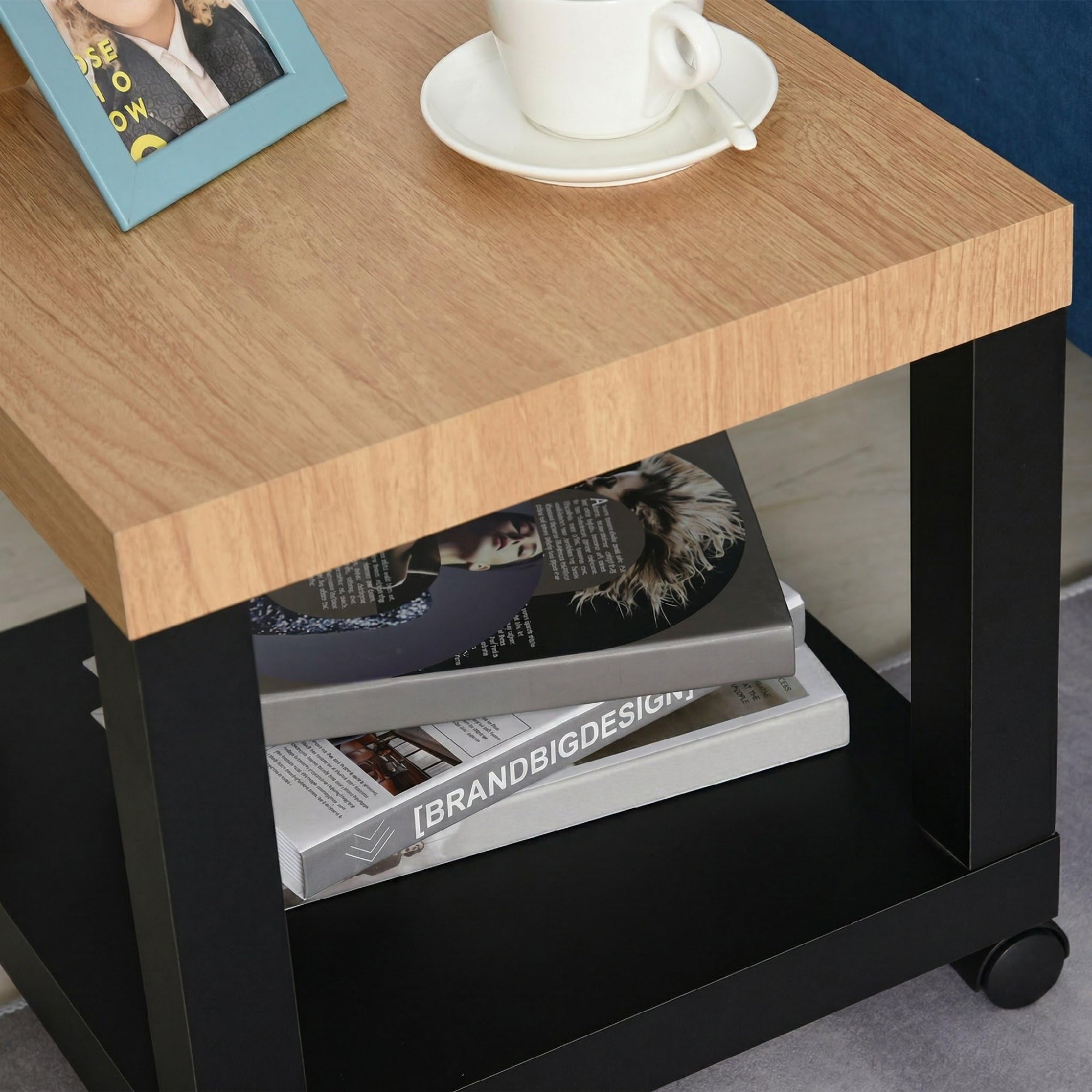 HOMCOM Table d'Appoint Roulante, Table Basse Moderne avec Étagère Ouverte, pour Salon, Chambre ou Bureau, 40 x 40 x 40 cm, Bois Naturel & Noir
