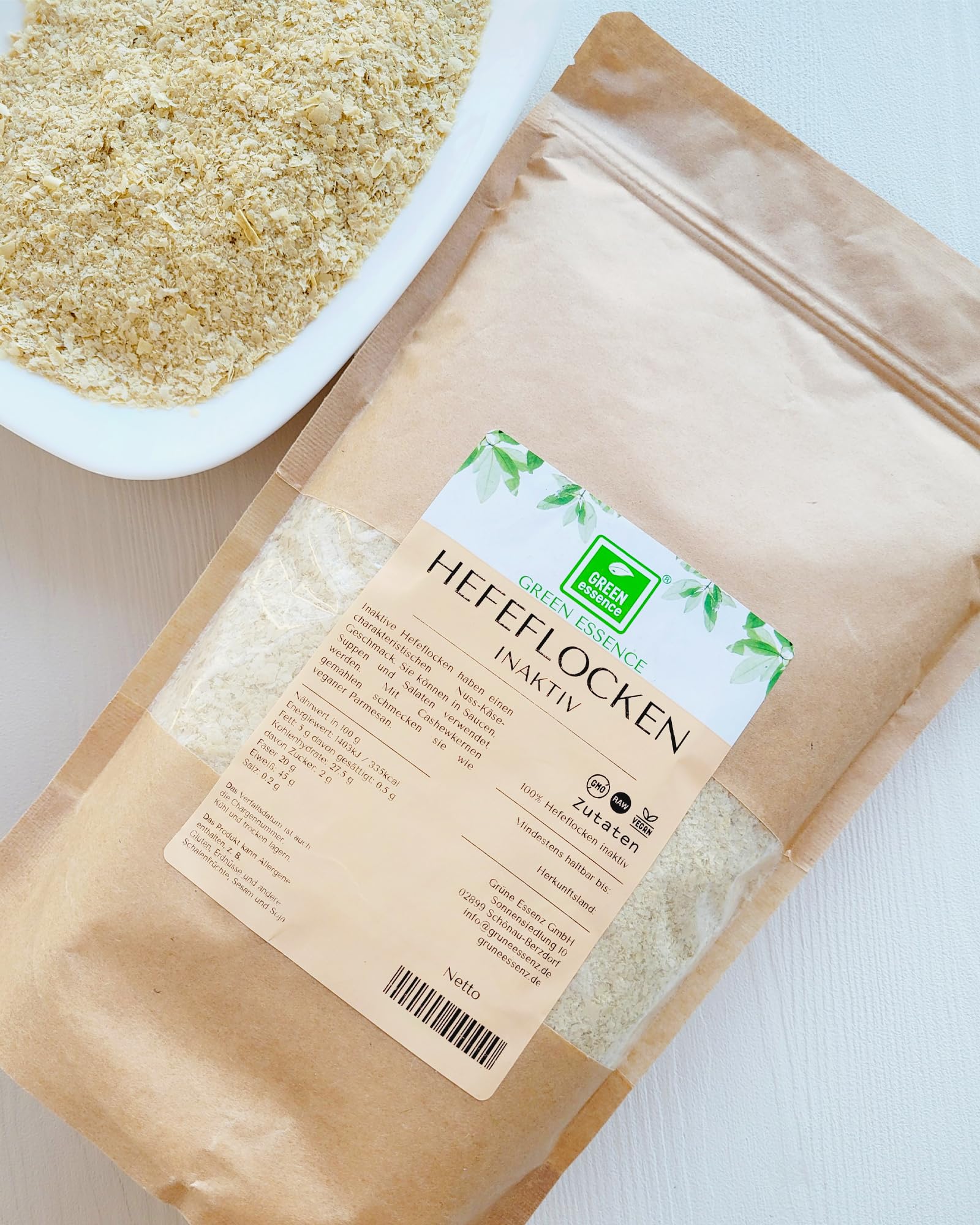 Inaktive Hefeflocken 1Kg von Green Essence - Nuss Käse Geschmack - vegan - zum Kochen, Backen - Alternative für Käse - Hefe Flocken Premium Qualität (2x 500 Gramm)