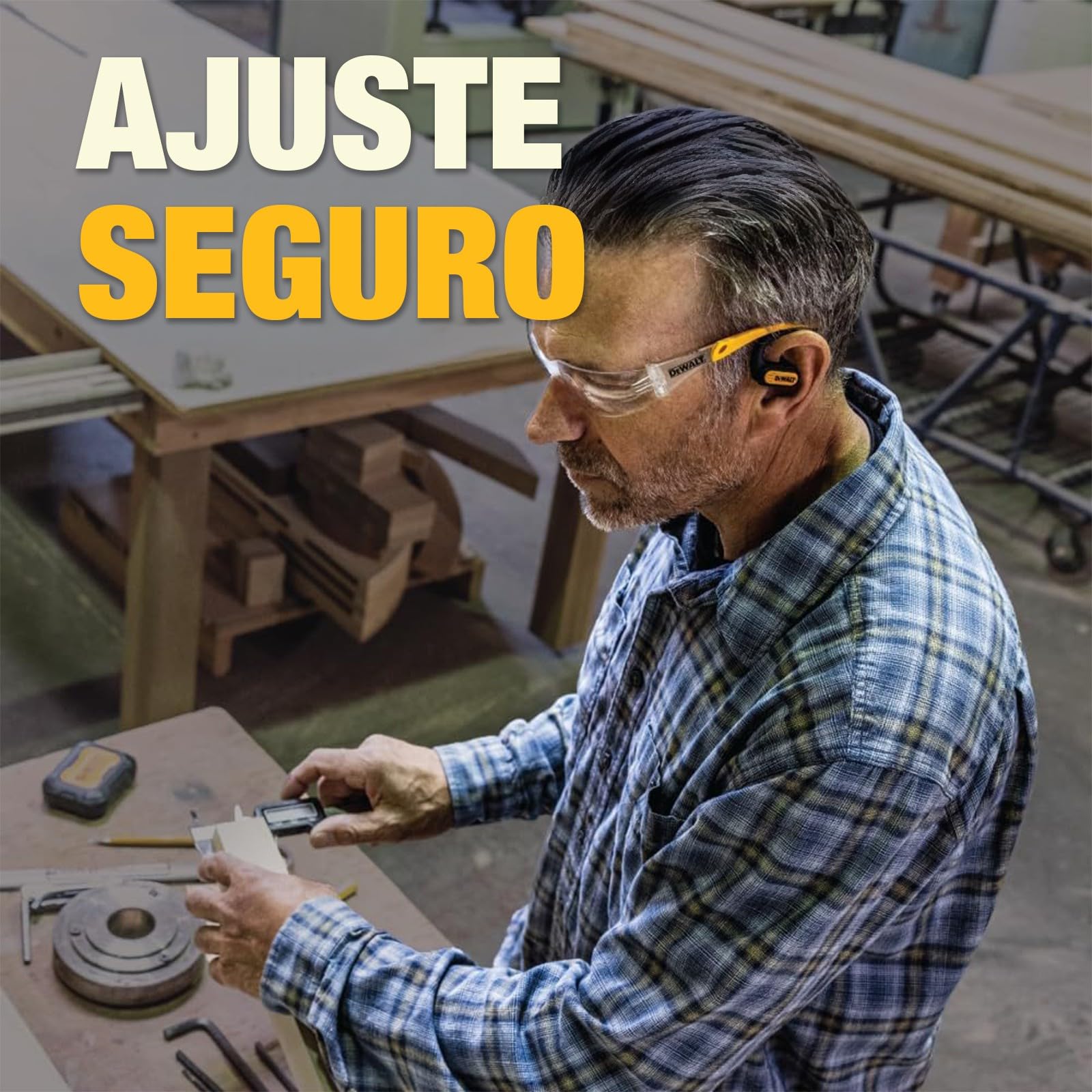 DEWALT Heavy Duty Open Ear Headphones Bluetooth 5.3, Auriculares Open Ear Inalámbricos IP55, 44H Autonomía, True Wireless Air Conduction con Earhooks para Trabajo, Deporte y Obra