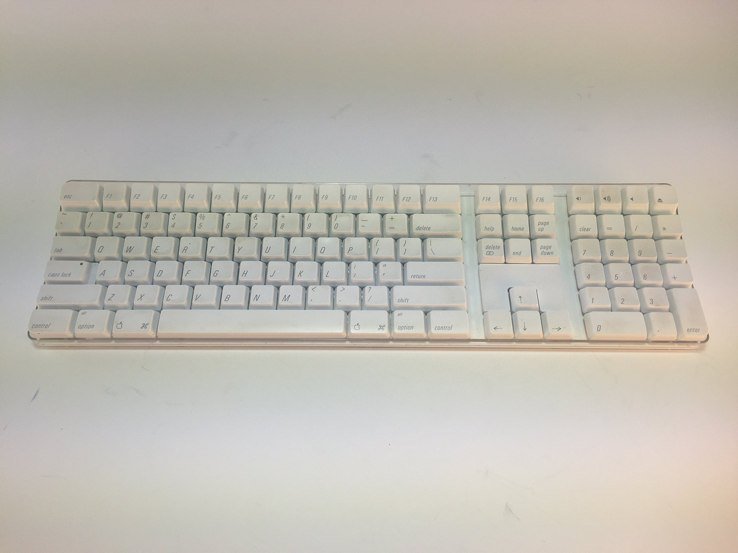Apple Wireless Keyboard (M9270LL/A) [OLD VERSION] : Amazon.sg