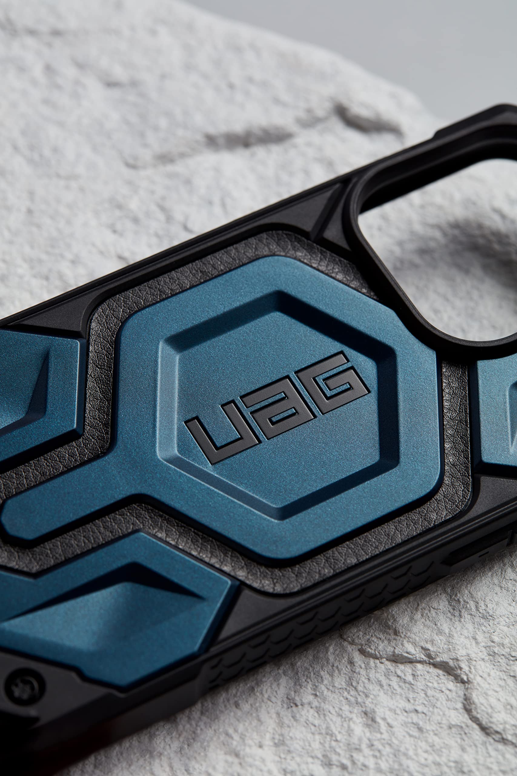 Amazon.com: URBAN ARMOR GEAR UAG Designed for iPhone 14 Plus Case