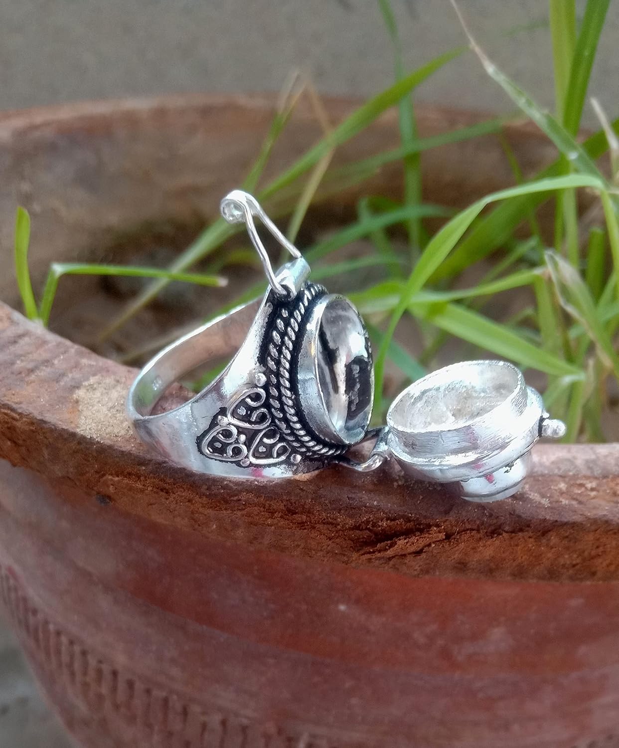 June Birthstone Moonstone Ring - Vintage Boho Locket Poison Box Pill Perfume Openable Statement Wedding Gifts with Blue Flash Lip Balam