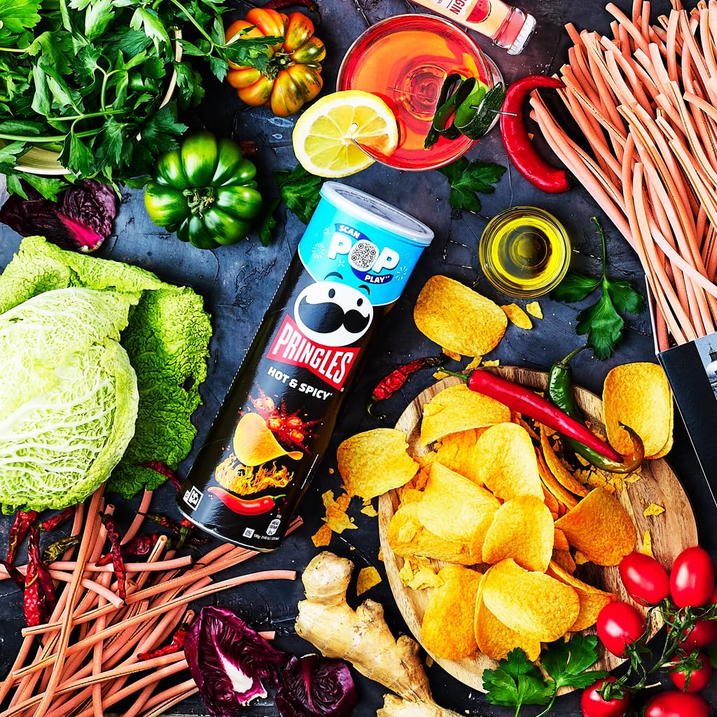 Caravella Fine Food – Italienisches Feinkost Geschenkset „Peperoncino“ – Chili Spaccatelli Pasta, Chili Olivenöl, Arrrabbiata Saucen, Burschetta-Chilisauce,Makrele in Olivenöl mit Chili, Bier, Snacks