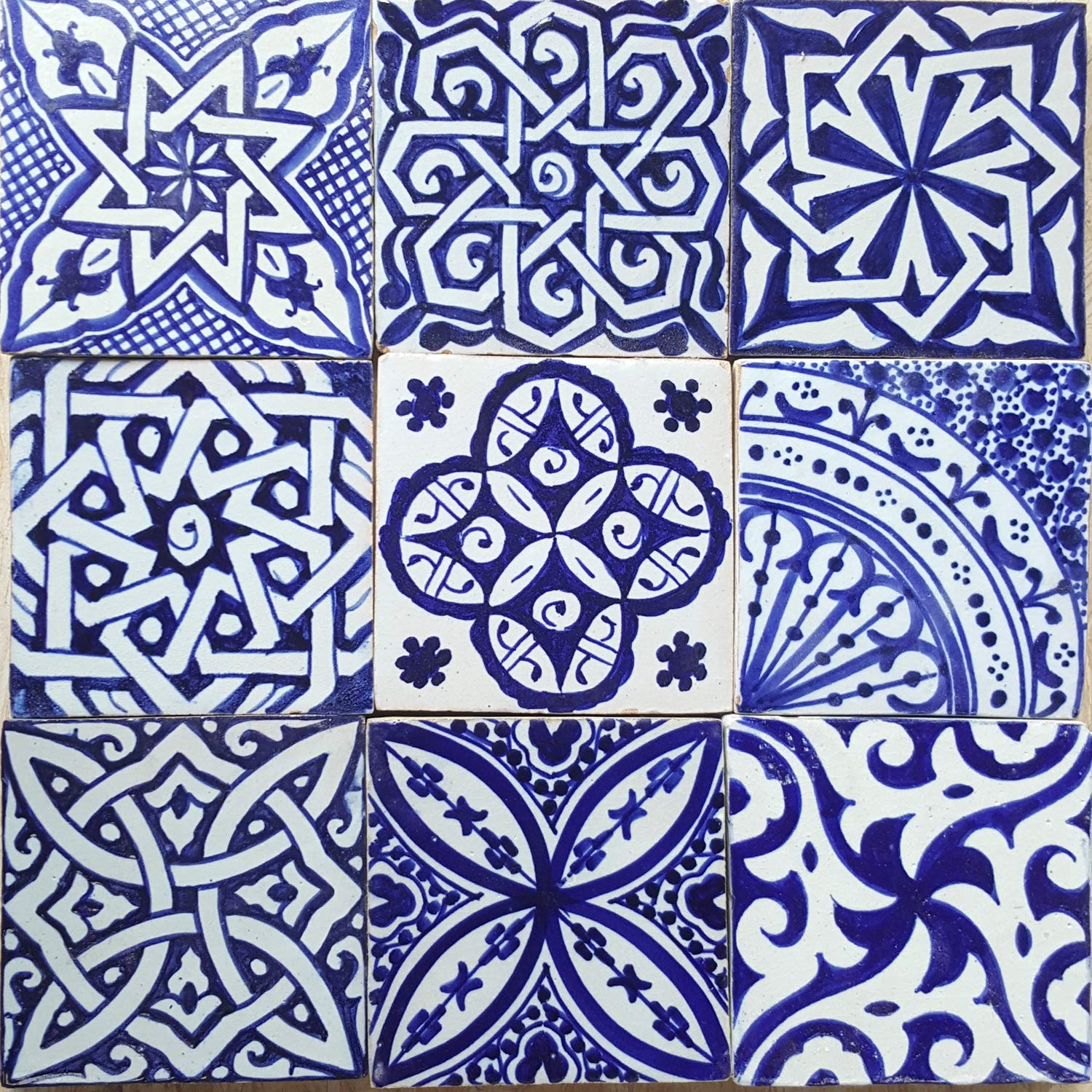 Orientalische Fliesen Mix 10x10 cm blau weiß 9er Packung handbemalte marokkanische Fliesen Patchwork Kunsthandwerk aus Marokko Wandfliesen für schöne Küche Dusche Badezimmer HBF8400