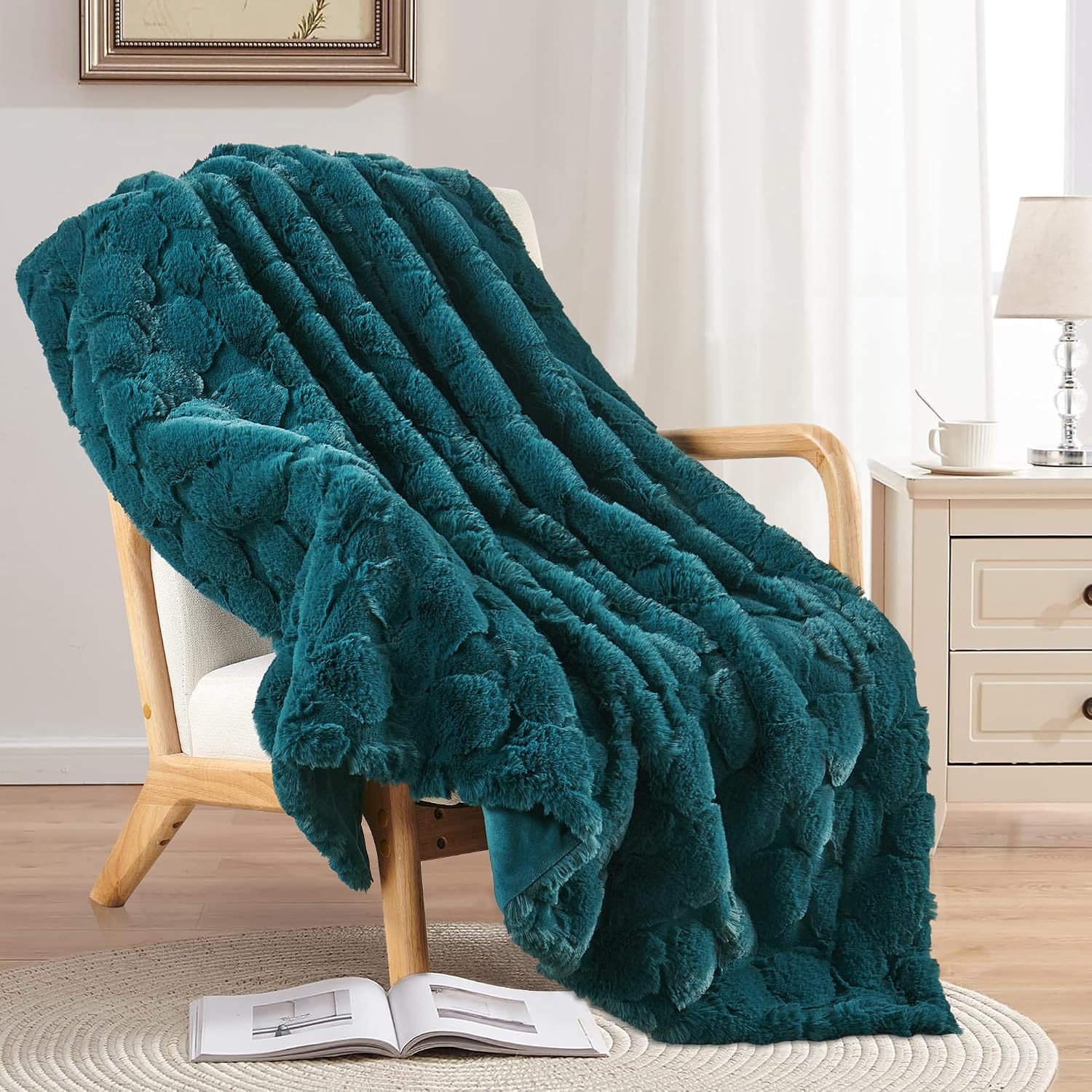 HESTIN Cloudscape Faux Fur Throw Blanket, Warm Comfy Decorative Throw Plush Fluffy Blanket for Couch Bedroom Living Room, 60''x70'', Dark Green