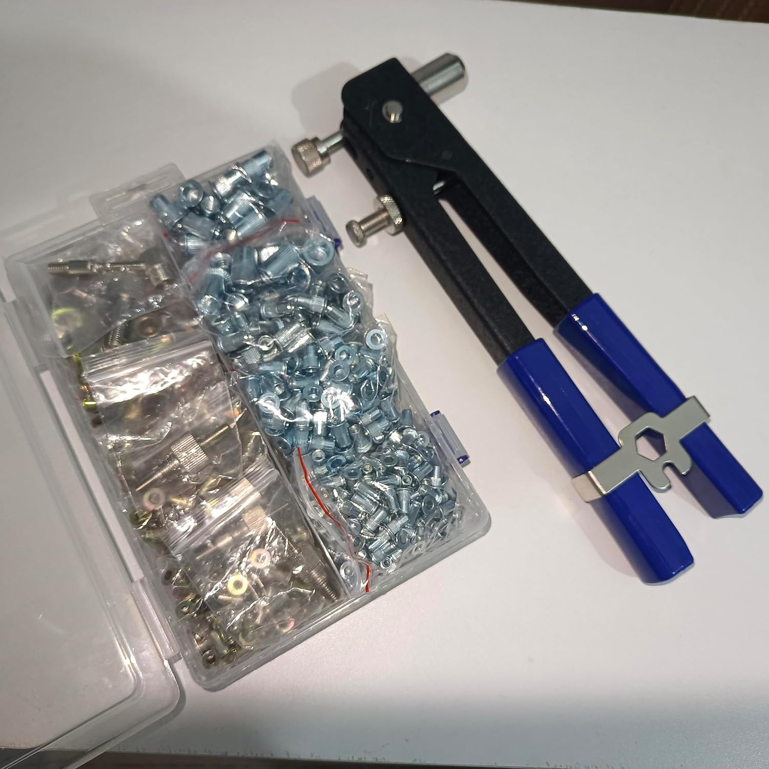 Gold and Silver Rivet Nut Tool Set, Including 792 Sets of Metric Rivet Nuts (M8/M6/M5/M4/M3), Suitable for Furniture Decoration, Automotive, Marine, and Industrial use
