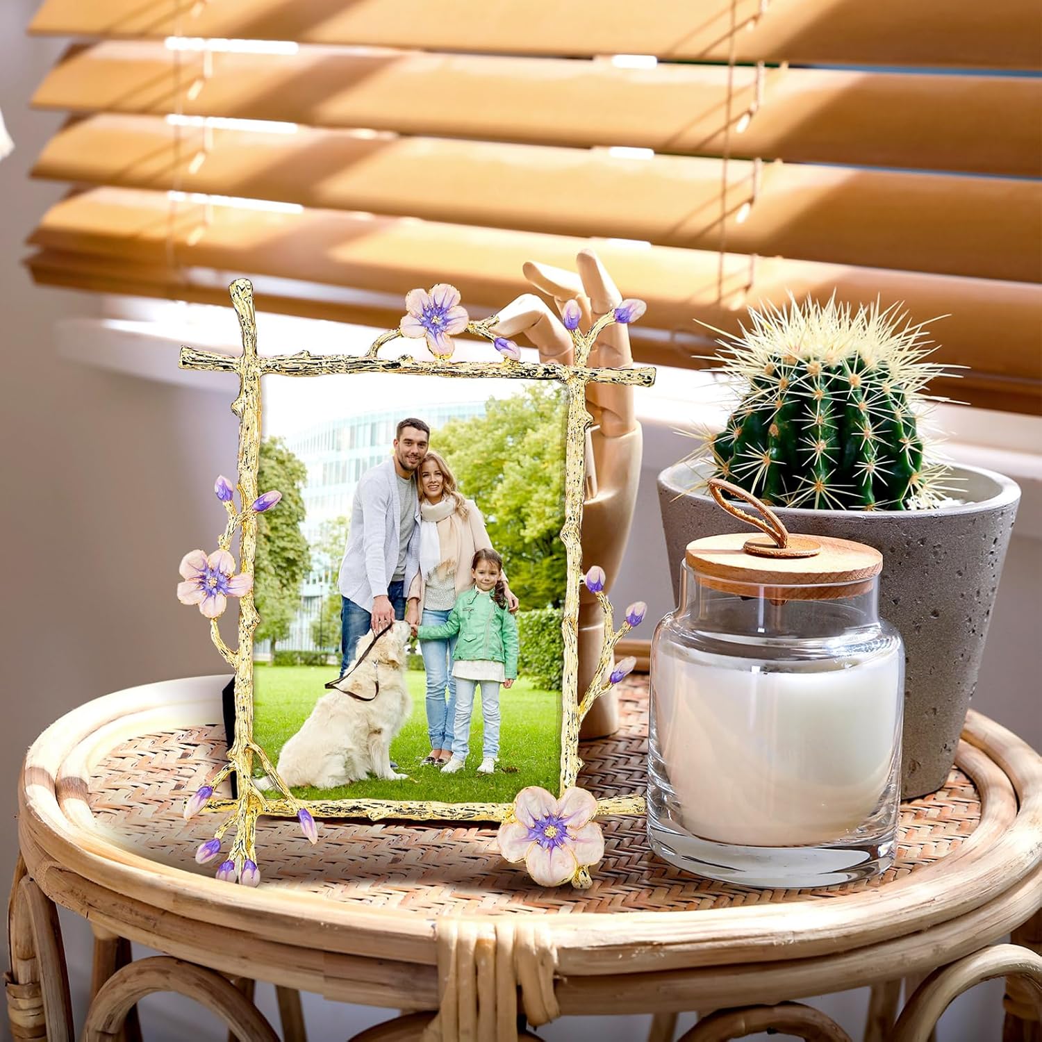 Geelin 2 Pcs 5"x7" Gold Picture Frame with High Definition Glass Ornate Pretty Floral Metal Picture Frame Golden Tabletop Display Decor Gift for Wedding Women Home Decor Graduation Commemorate