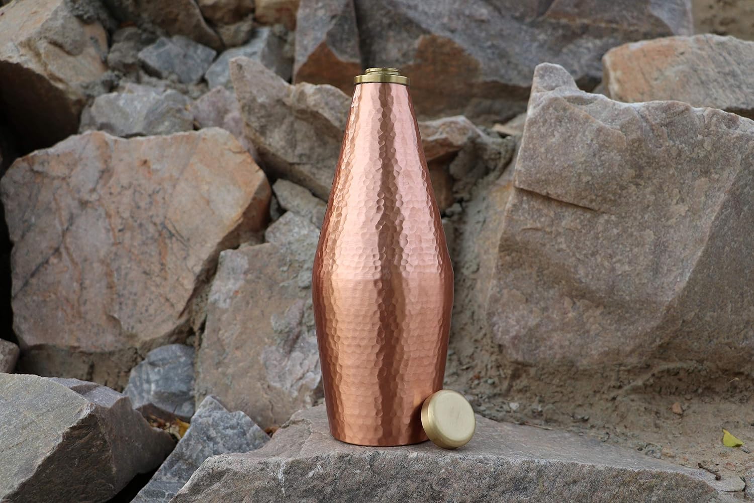 DeKulture Handmade Hammered Antique Vintage Pure Copper Water Bottle for Drinking With Brass Knob, Real Copper Drinkware With Ayurveda Yoga and Health Benefits 800 ml, 3.5 x 9 Inches (DH)