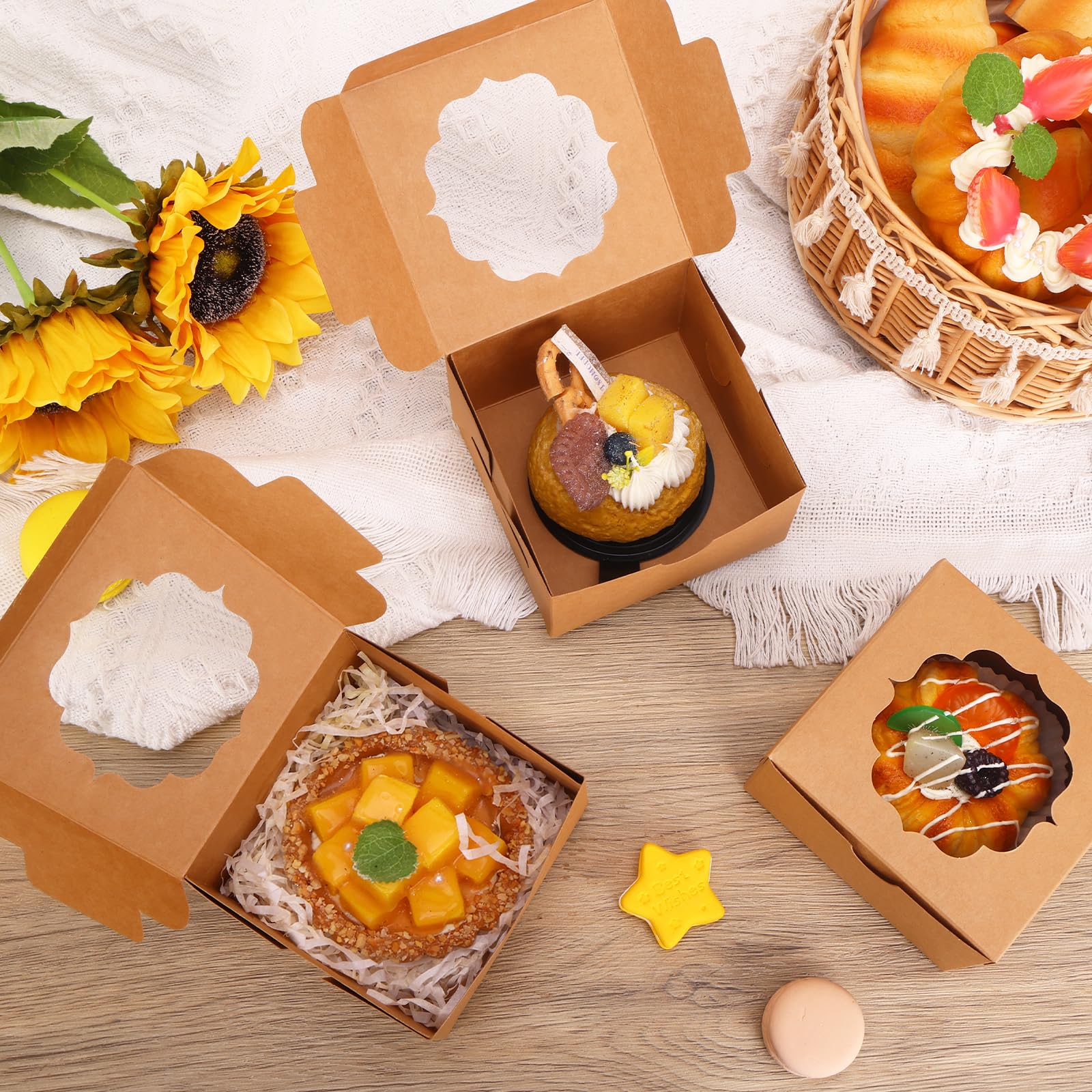 Tomnk 100 cajas de panadería marrones de 4 x 4 x 2.5 pulgadas, pequeñas cajas de galletas Kraft para hornear con ventana para dulces postres, chocolate, fresas, magdalenas, donas y recuerdos de fiesta