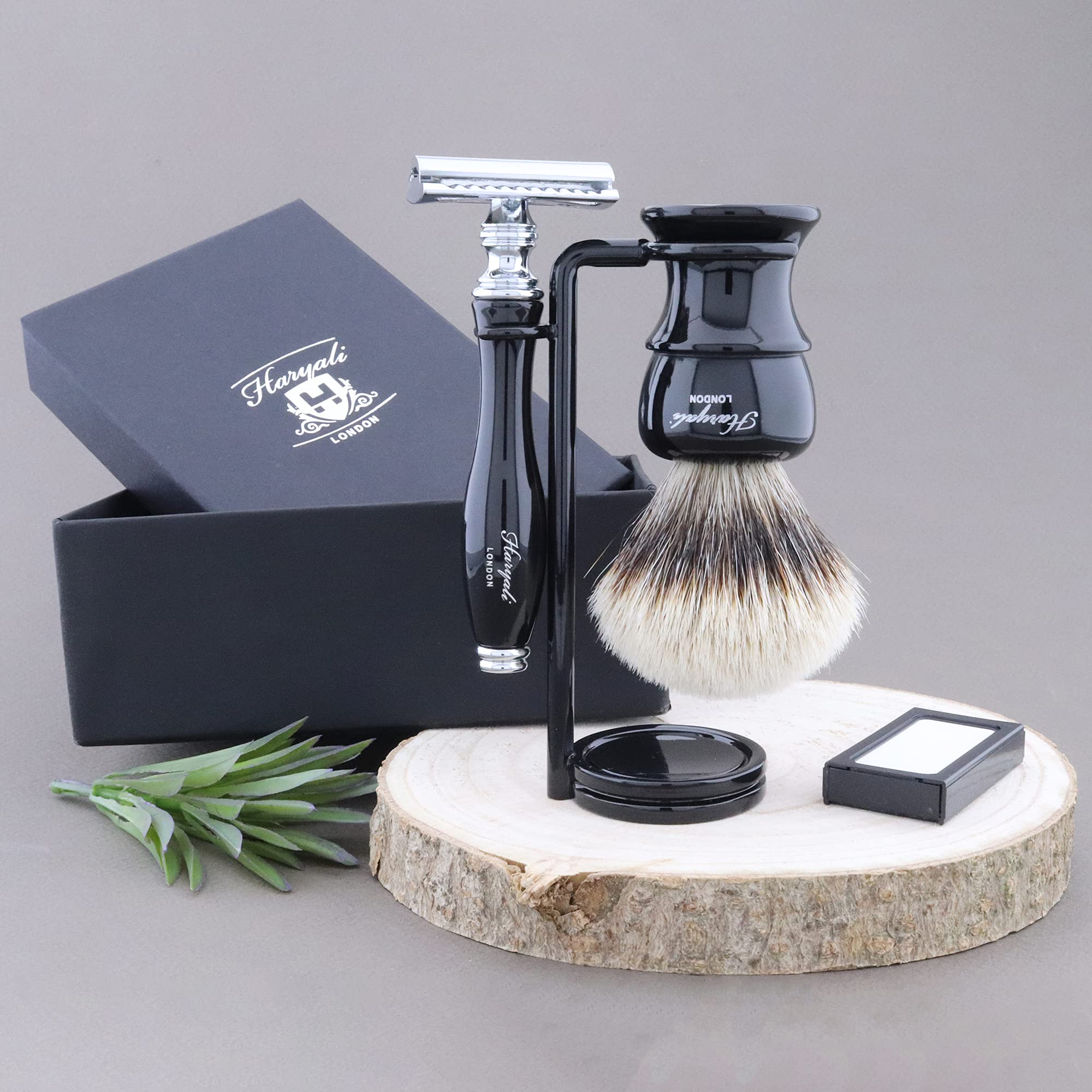 Haryali London, Set da barba in 3 pezzi, rasoio a doppia lama con pennello da barba sintetico con punta argentata e supporto da barba – Kit di lusso per la cura personale maschile