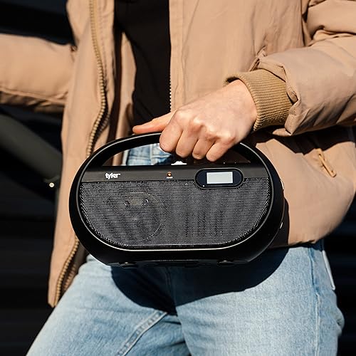 Miniatura 4 de Tyler Altavoz de radio portátil AM/FM, funciona con batería de CA o inalámbrica, banda completa ligera de mano AM FM, pantalla de hora digital,