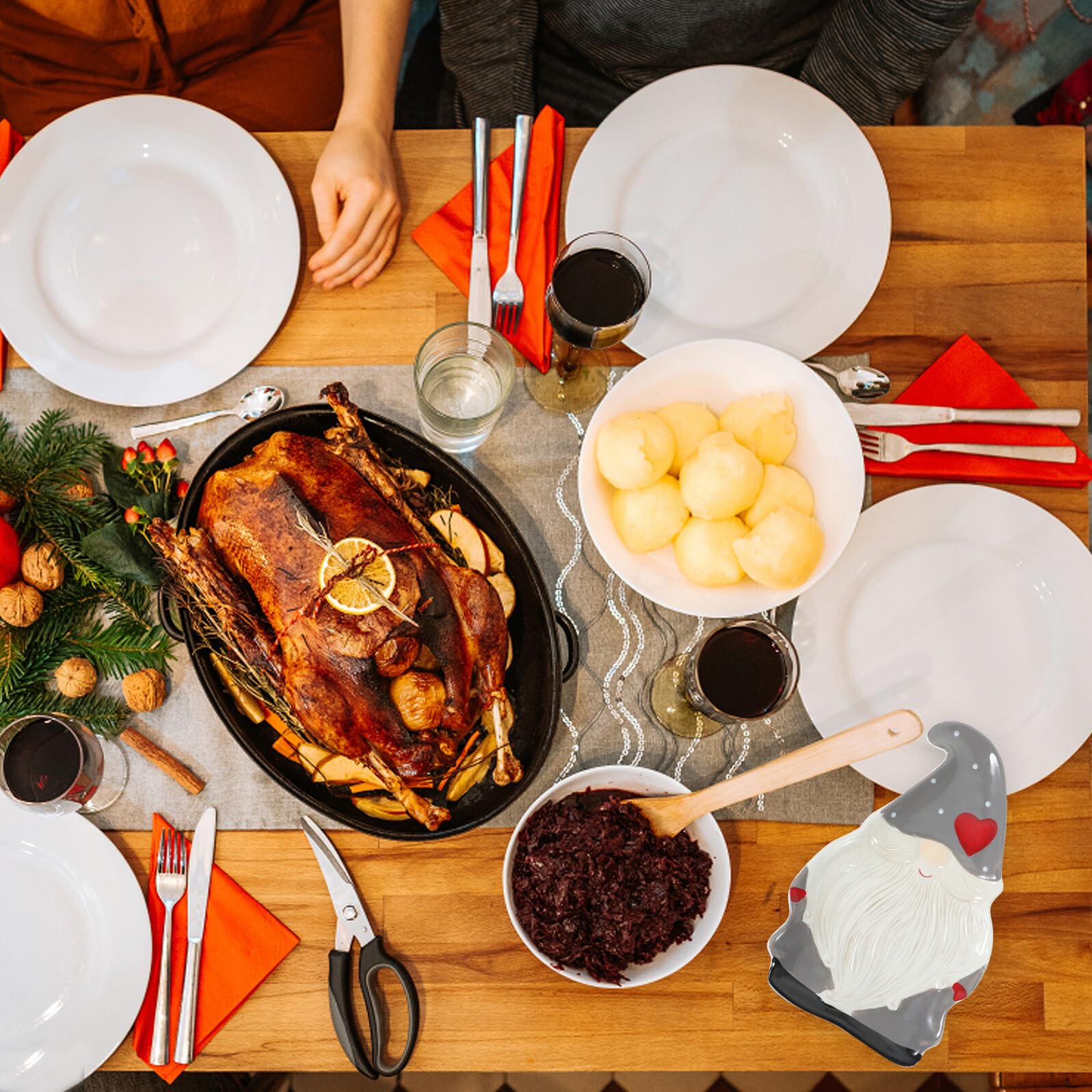 TOYANDONA Plato Navideño de Cerámica Diseño de Papá Noel Tamaño Mediano Color Detalles Rojos Adecuado para Fiestas de Navidad y Decoración Hogareña