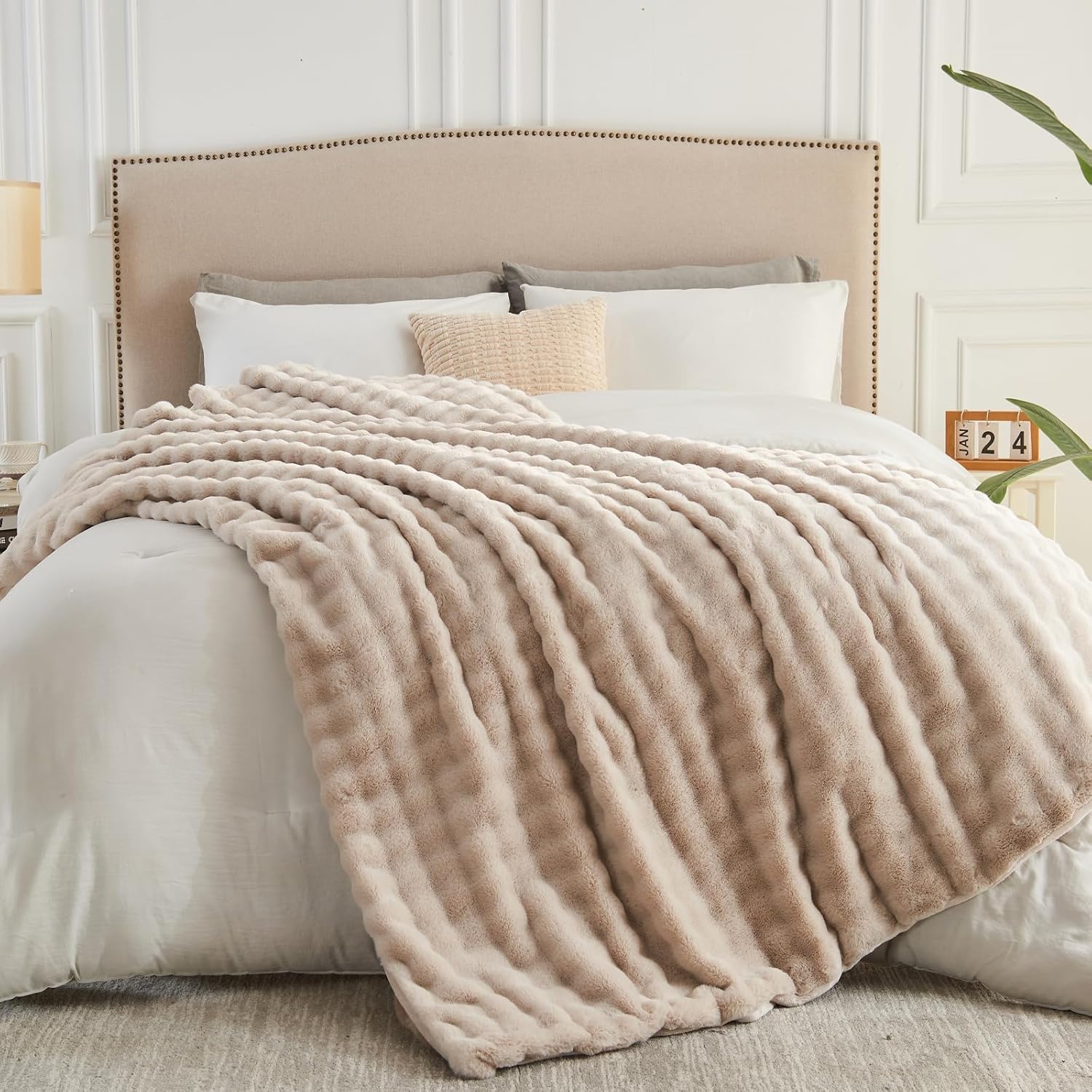 NEWCOSPLAY Faux Fur King Blanket Linen Bubble Blanket Thick Warm Soft for Couch Sofa Bed 550GSM (Linen, King(90"x110")) Linen King(90"x110")