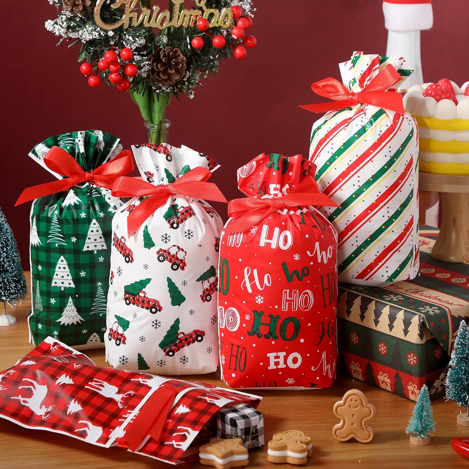 Funrous 50 Pcs Christmas Drawstring Bags Xmas Plastic Drawstring Gift Bags Xmas Buffalo Plaid Candy Pouch for Birthday Merry Christmas Party Snack Packaging Wedding Gifts Wrapping Party Favors