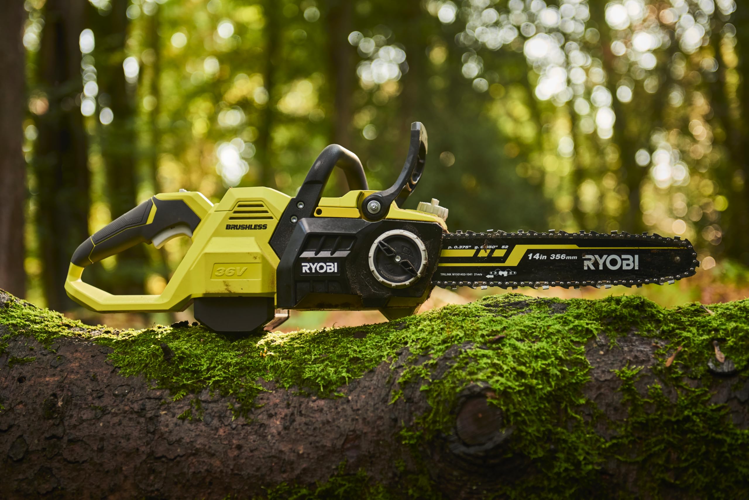 RYOBI Tronçonneuse Brushless 36V MAX POWER RY36CSX35A-0 – Abattage, Débitage de Bûches, Élagage et Coupe de Bois de Chauffage, Guide 35 cm, Chaîne Haute Vitesse, Sans Batterie ni Chargeur