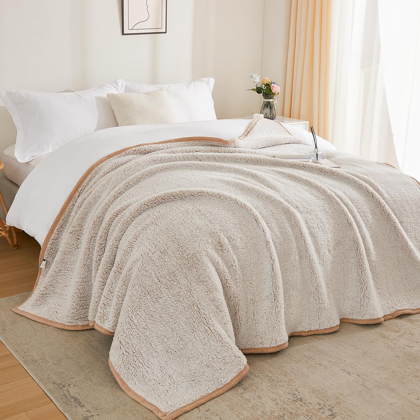 EMME Fuzzy Fleece Warm Twin Blanket 152x203 cm Ultra Soft Large Warm Sherpa Blanket Microfiber Cozy Blanket for Couch Sofa Lightweight Fuzzy Thick Reversible Blanket,Khaki - Image 3