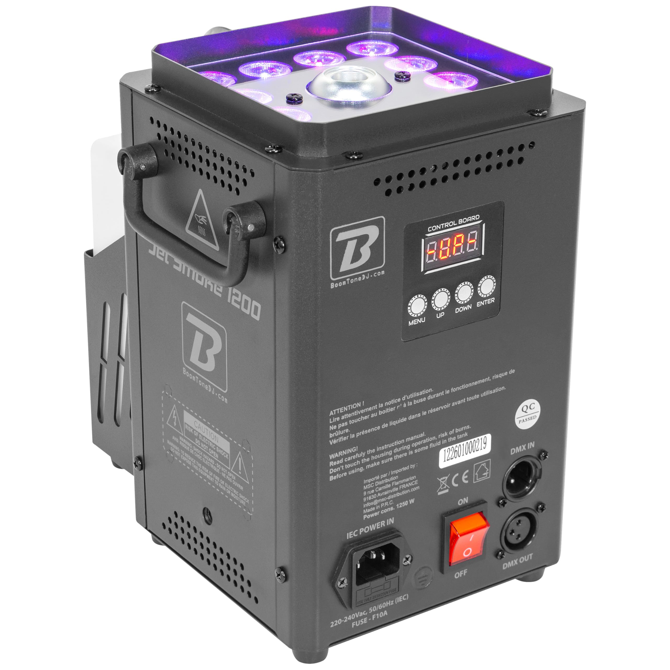 BoomTone DJ Jet Smoke 1200 – Vertikal-Nebelmaschine 1200W mit LED RGBA – Strahl 5,5 m, Tank 1,2 l, Vorwärmung 4 min – Fernbedienung oder DMX 8 Kanäle – Ideal für den Innenbereich (IP20)