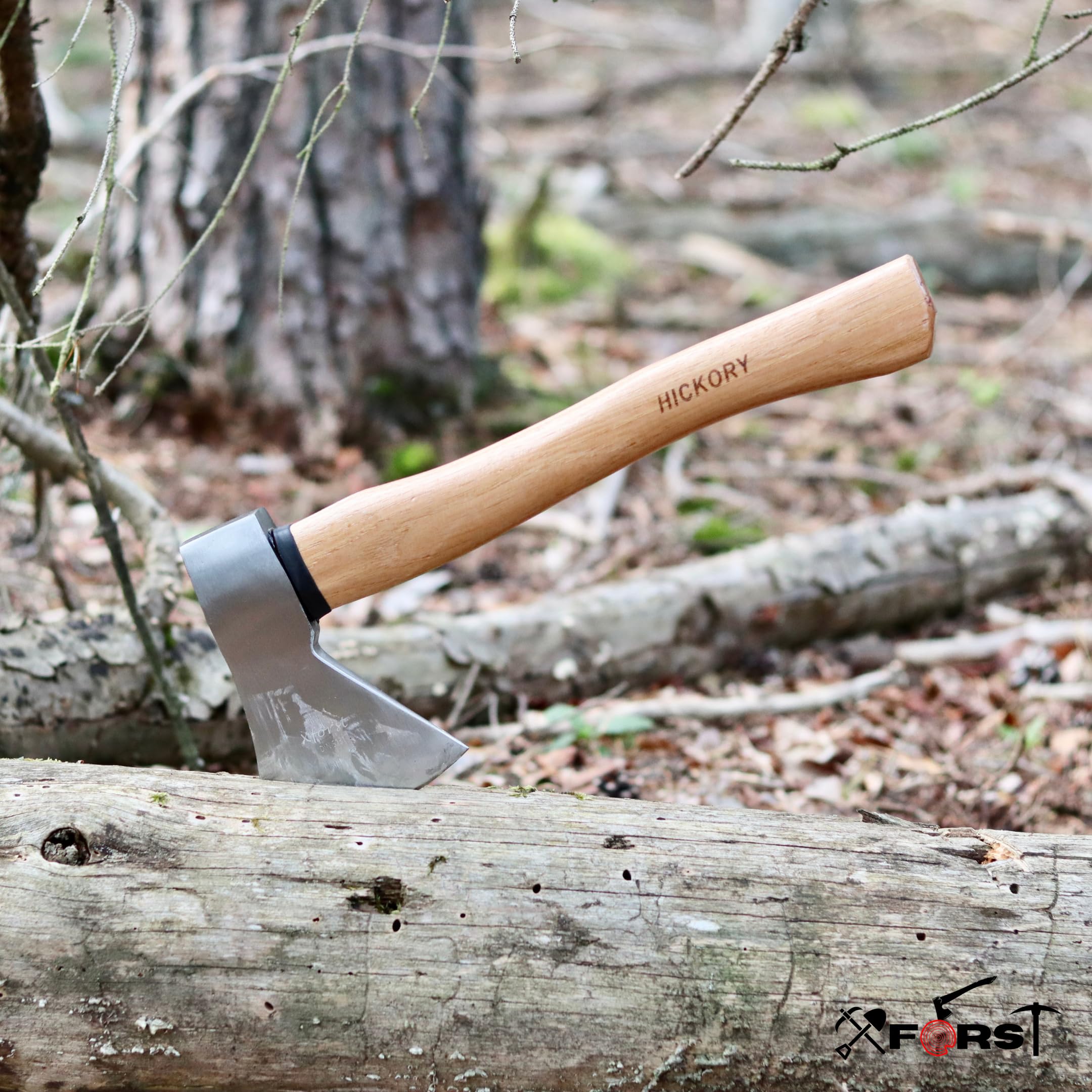 Xforst Hache Universelle X-UW800C – Hache de Jardin et de Camping 40 cm | Tête en Acier au Carbone Trempé 800 g | Manche en Bois de Hickory | Inclut Étui de Protection
