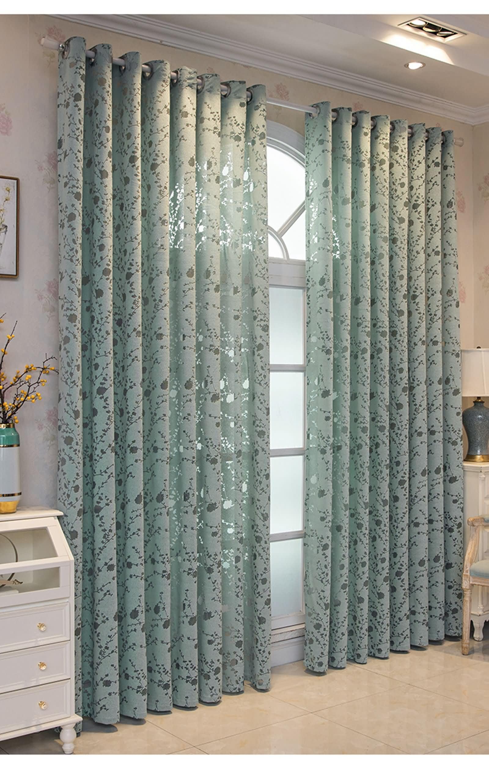 Daesar Gardinen mit Schlaufen, Vorhänge Lichtdurchlässig 2er Set Nordisch mit Pflaumenblüte Motiv 137x229CM Vorhang Grün Halbtransparent Ösenvorhänge Schlafzimmer Wohnzimmer