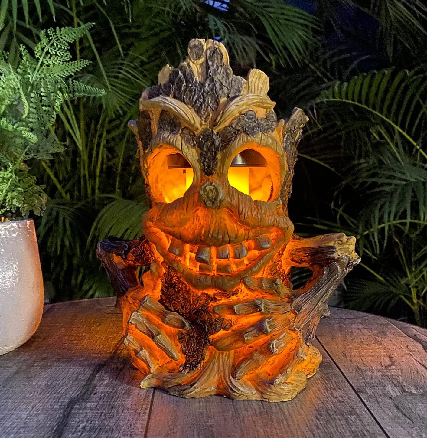 Solar Light Outdoor Waterproof, Garden Statues Tiki Decor Halloween Solar Lanterns, Tree Stump on Fire Flickering Flame Light Waterproof for Table, Yard, Garden, Patio, Pathway, Holiday