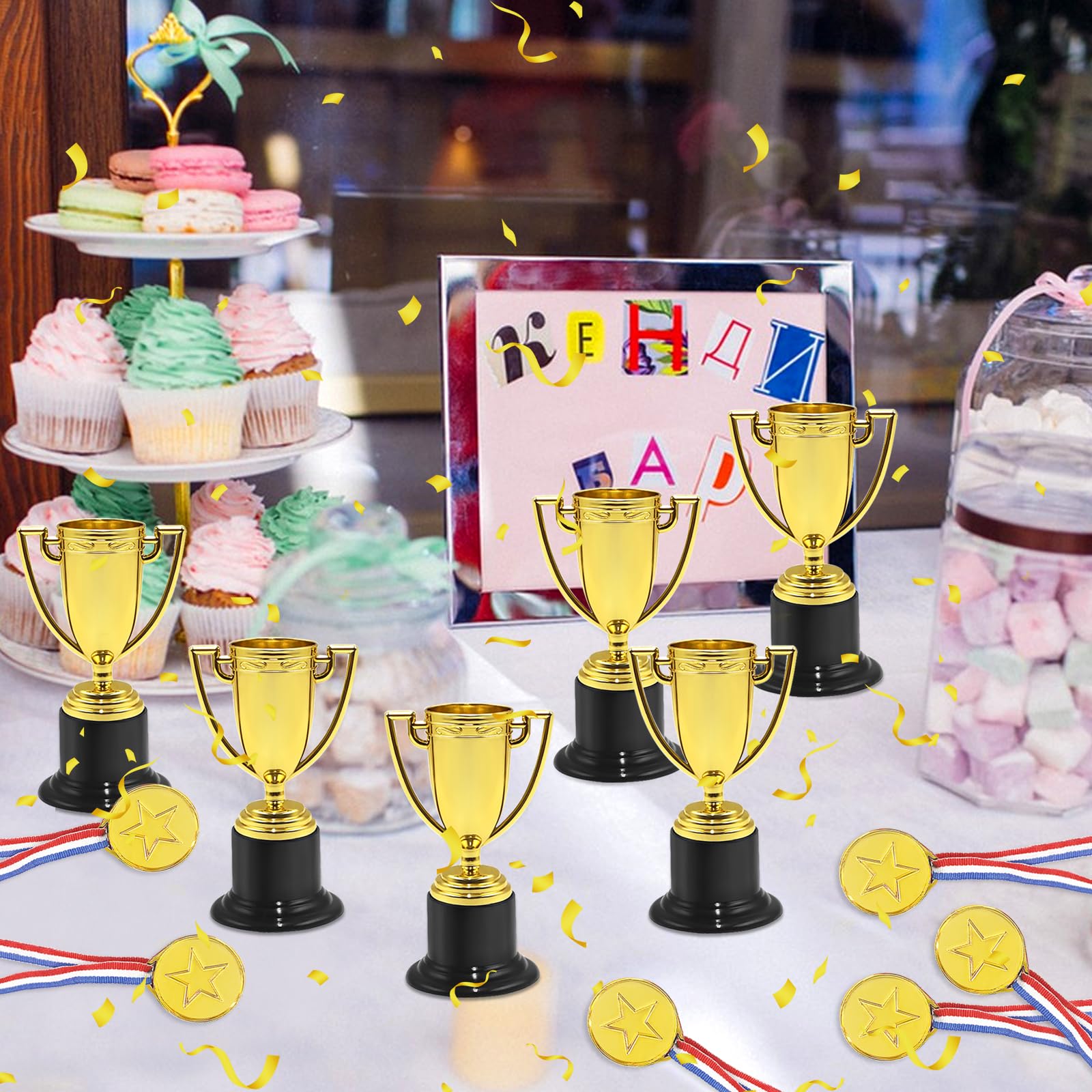 Médailles Mini Trophées Plastique 6 Pièces pour Fête Anniversaire Enfants Sport Scolaire Cadeaux Récompenses