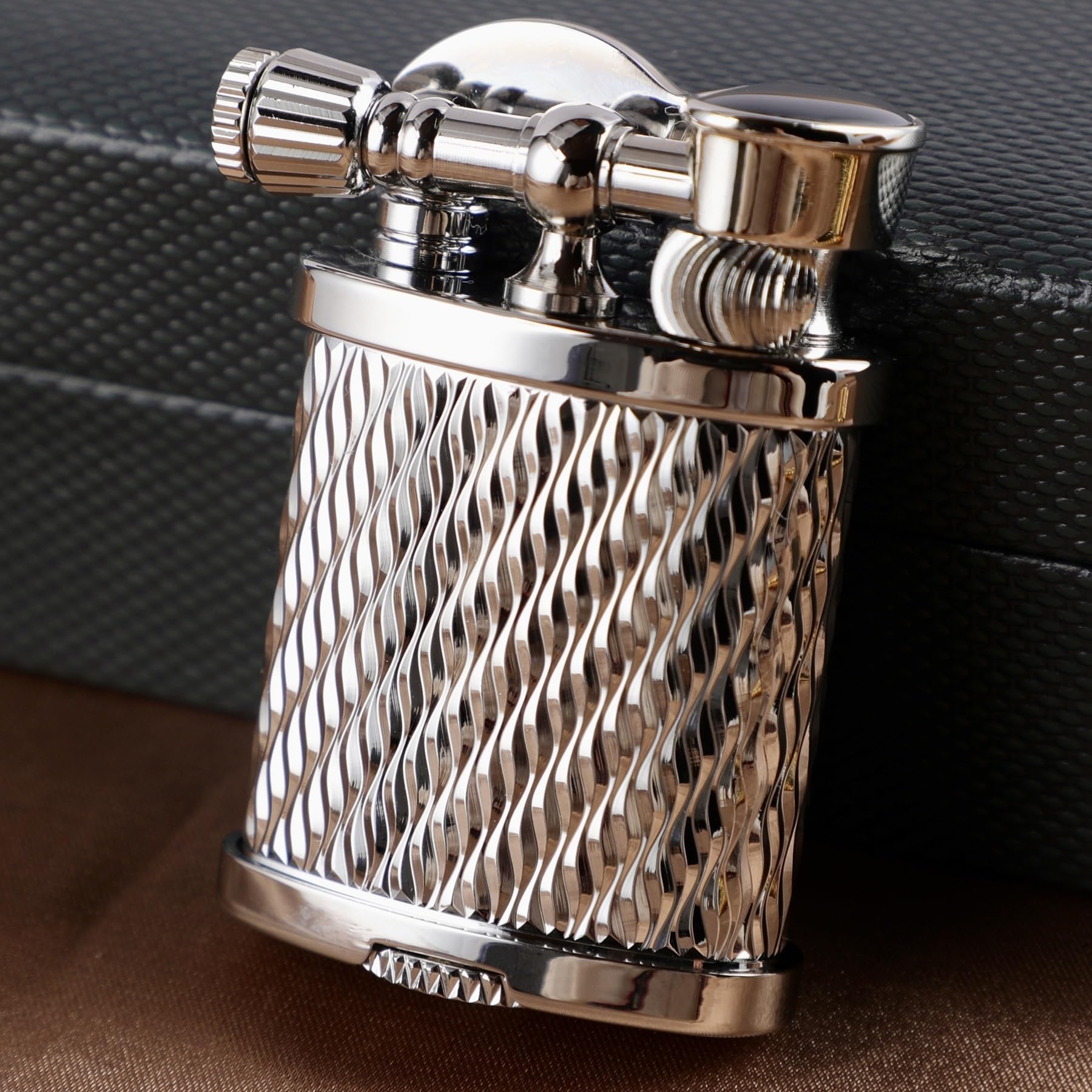 Retro Kerosene Lighter Solid Brass Construction Refillable Ideal for Collectors and Premium Gifting Silver