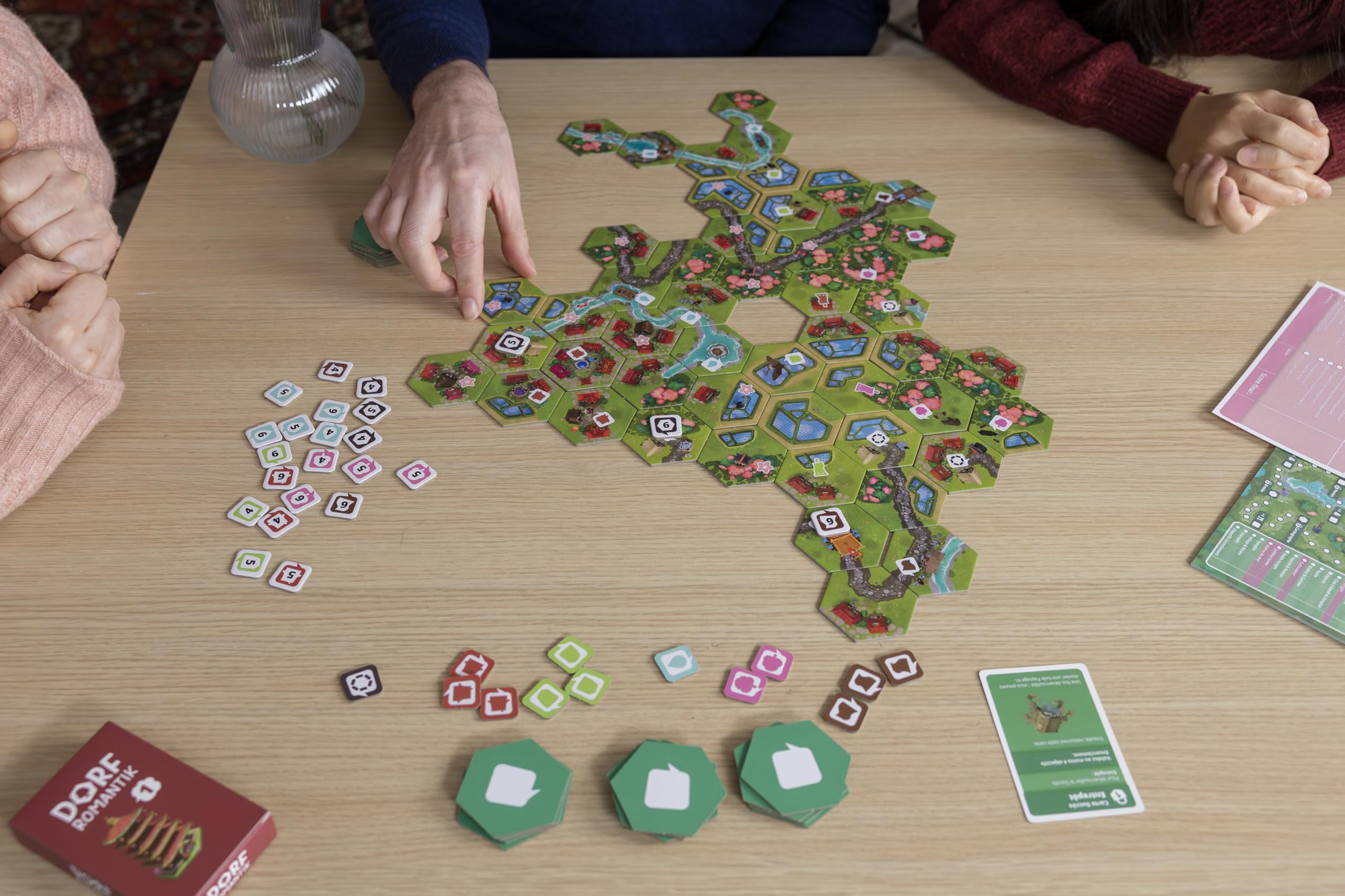 Dorfromantik – Sakura (Version Française) | Jeu de Société Standalone 1-6 Joueurs | Ambiance Japon Traditionnel & Cerisiers en Fleur | Dès 8 Ans