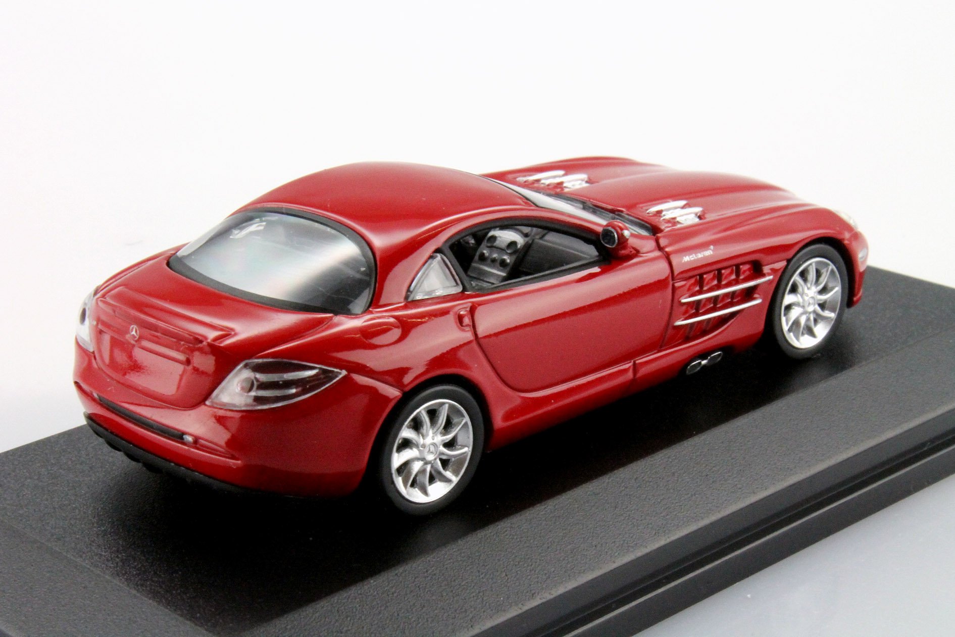 ★メルセデス　ベンツSLR マクラーレン　ミニチャンプス限定商品 Amazon | 【MINICHAMPS/ミニチャンプス】1/64 メルセデスベンツ
