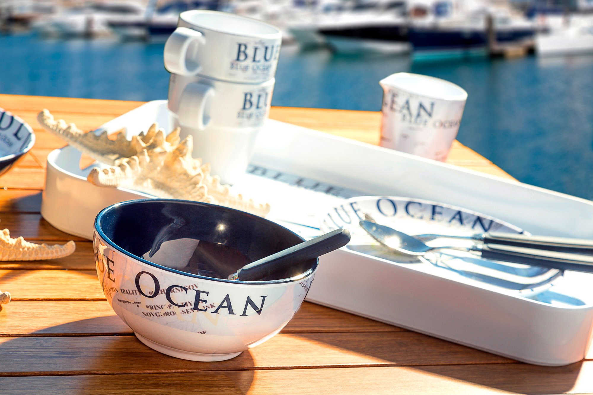 BRUNNER All Inclusive - Set Di Piatti In Melamina & 0830030N.C8C Insalatiera Design Blu Ocean