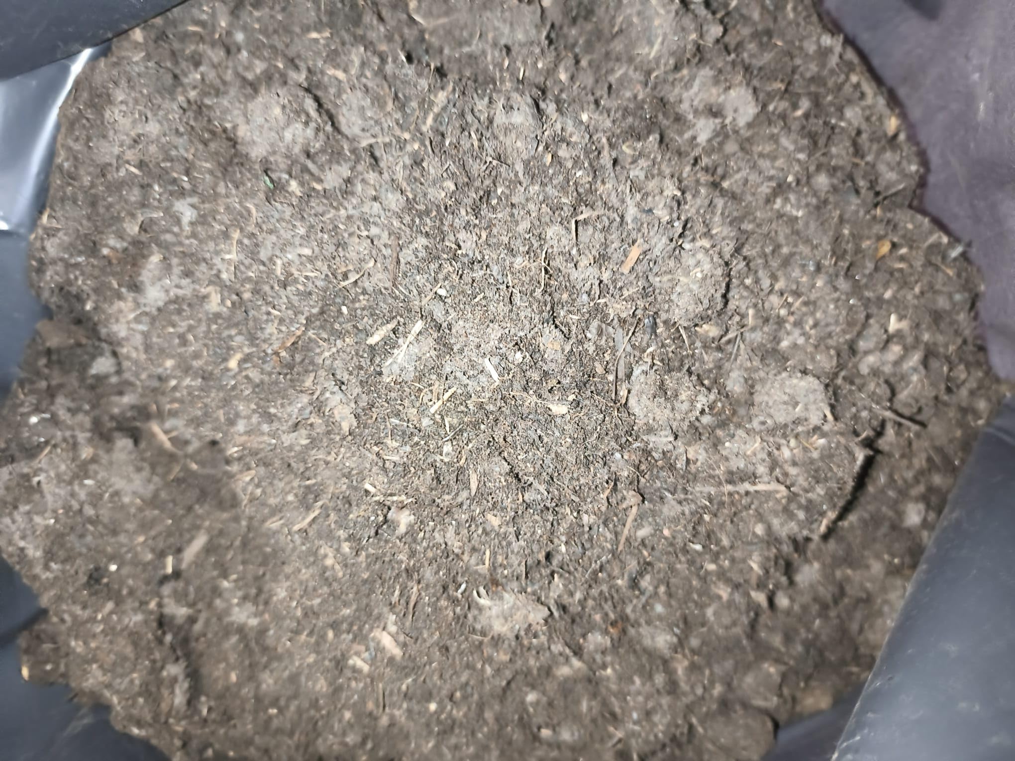 || METCHAR || Well Rotted Pure Horse Manure Fertiliser || Peat free || Organic Compost Soil Improver (325g -Equivalent Loose Volume: 1.25L)
