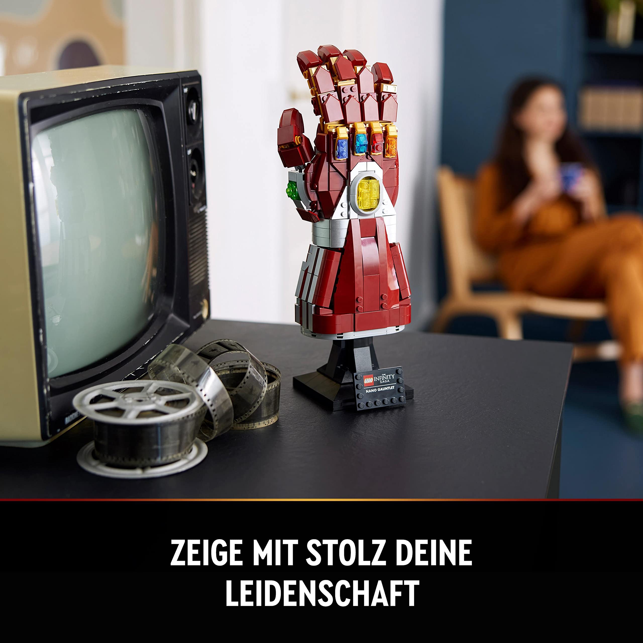 LEGO Marvel Iron Mans Nano Handschuh, Baubares Iron Man-Modell mit Infinity-Steinen aus leuchtende Bausteinen, inspiriert von „Avengers: Endgame“, Sammlerstück für Erwachsene 76223