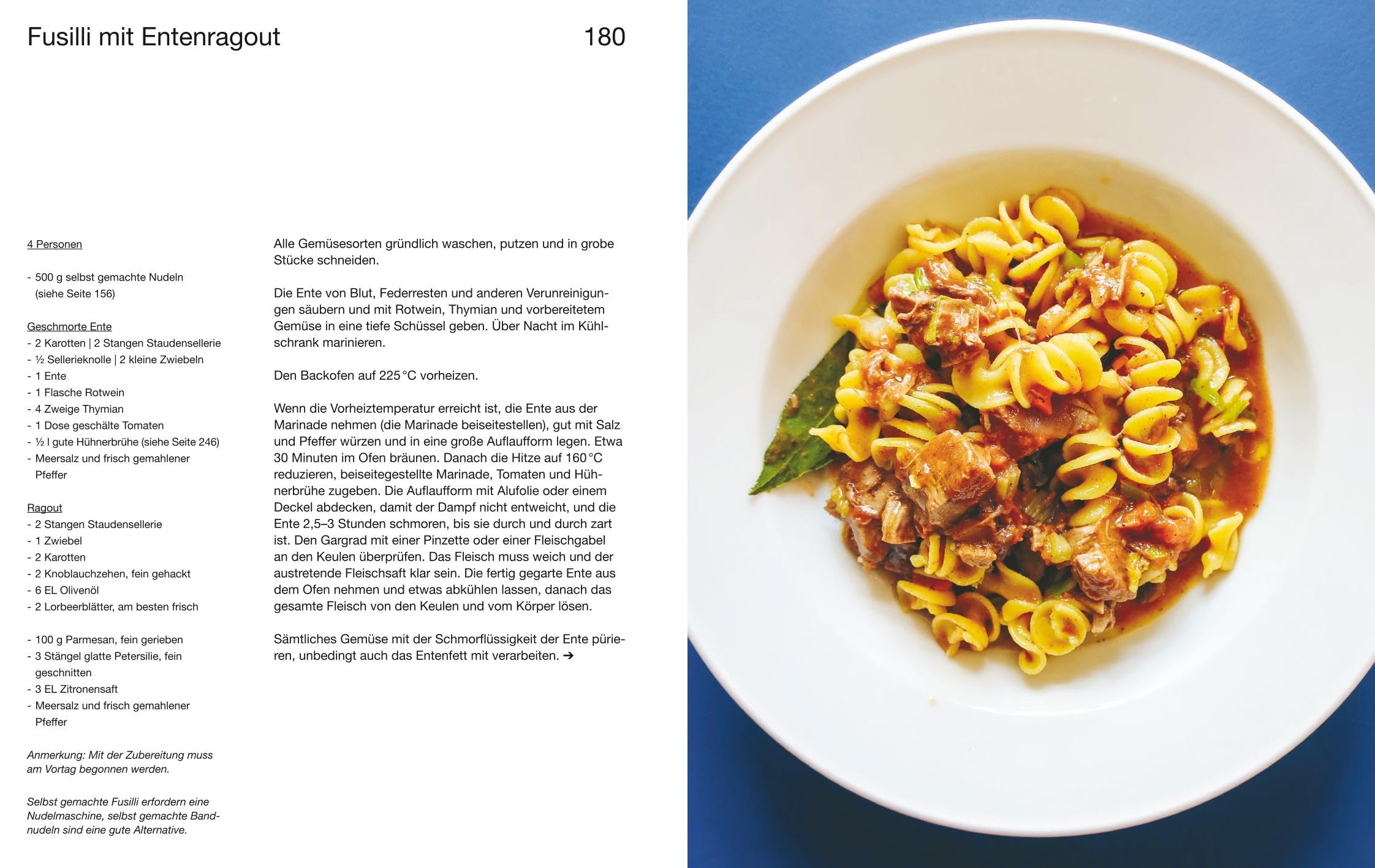 A Tavola!: Unkomplizierte italienische Rezepte zum gemeinsam essen & authentisch genießen aus dem Kopenhagener Kultrestaurant Osteria 16