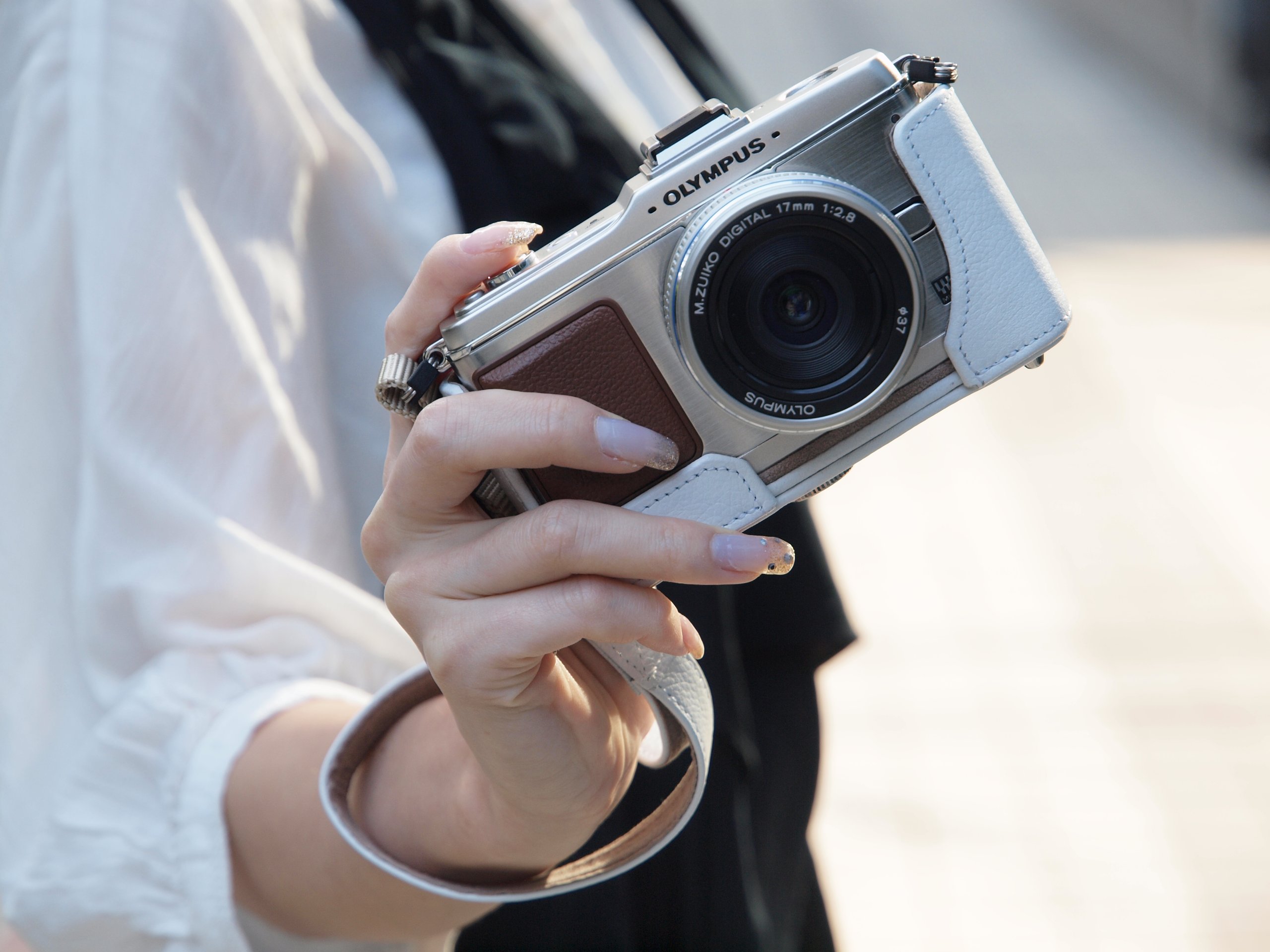 Amazon | OLYMPUS ハンドストラップ ミラーレス一眼用 本革