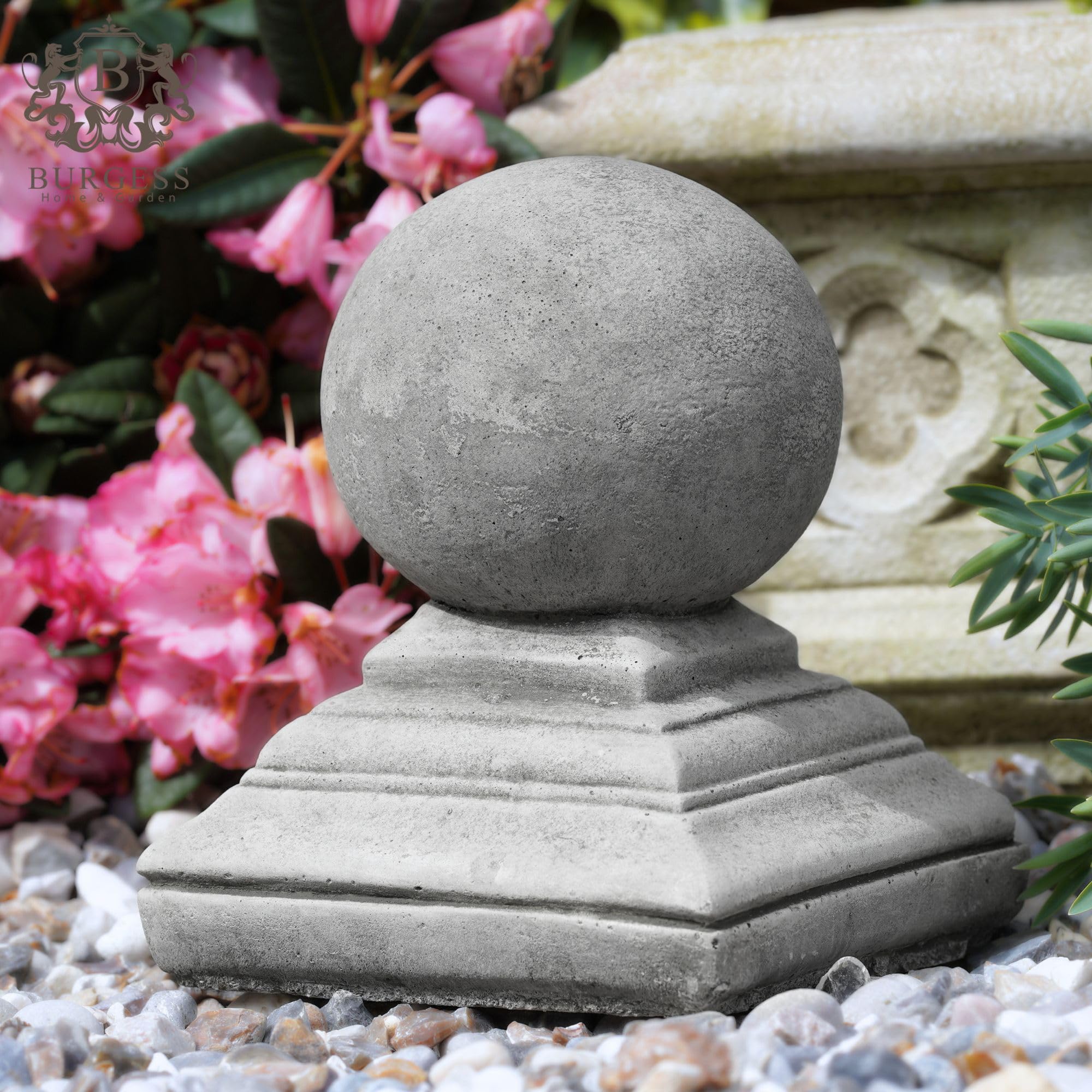 Puntali in pietra sfalsata | Capitelli per pali da giardino in pietra calcarea, ornamento da giardino a pilastro