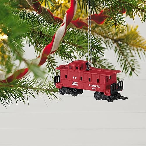 Miniatura 6 de Hallmark Keepsake Adorno de Navidad 2022, Lionel 6357 Caboose, adorno de tren de metal