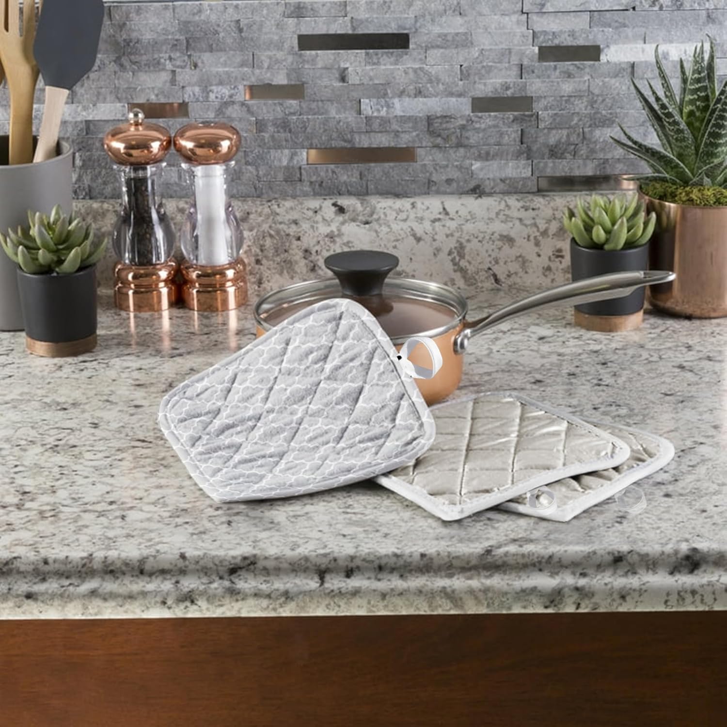 3D Rose Light Gray Quatrefoil Pattern-Grey Moroccan Tile Style-Modern Silver Geometric Clover Lattice Pot Holder, 8 x 8, Multiple Color