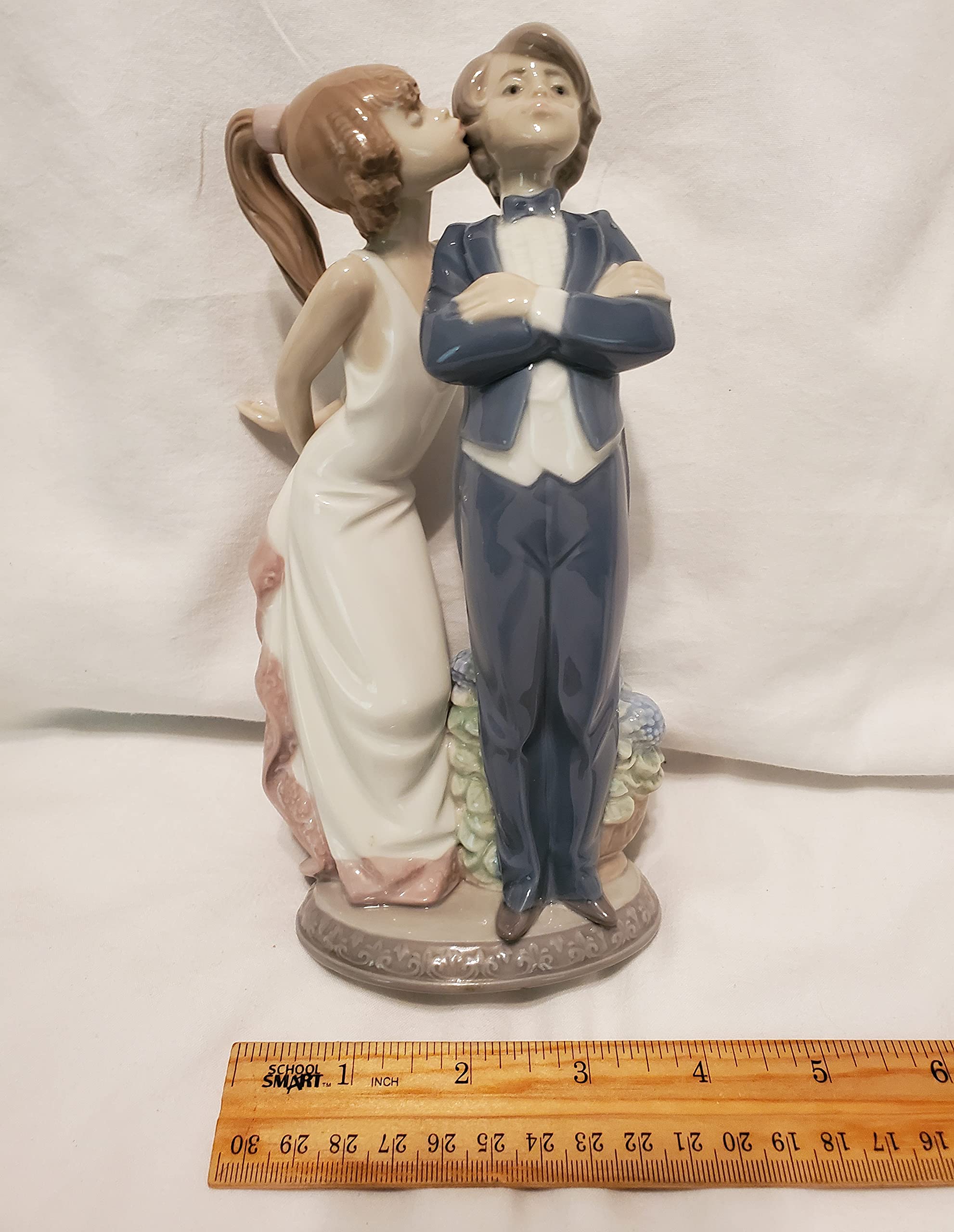 Amazon.com: Lladro Figurine #5555, Let's Make Up by LLADRO : Home