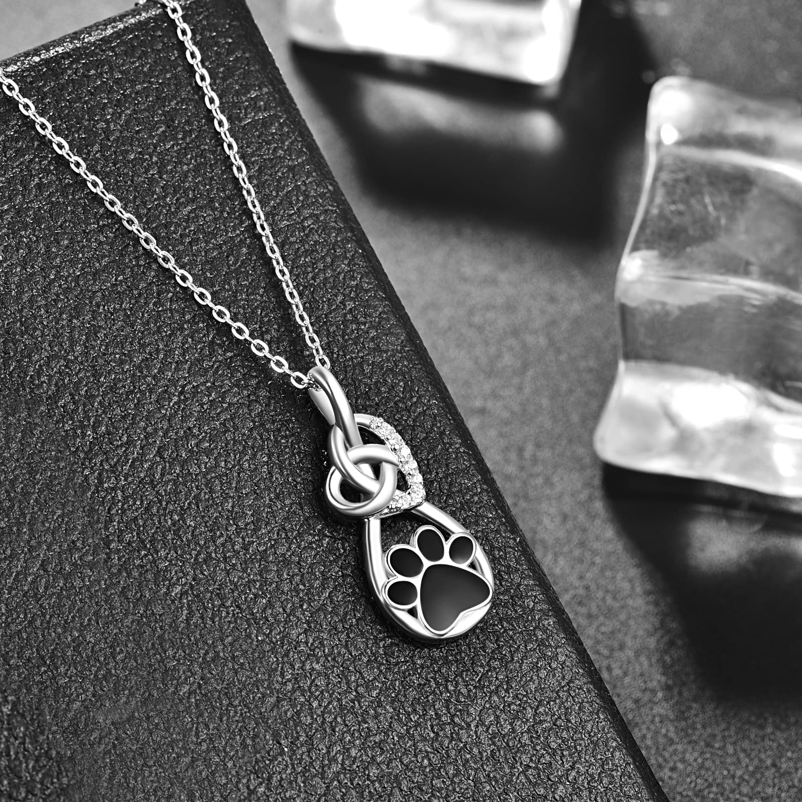 KINGWHYTE Collar de plata de ley con diseño de huella de perro, colgante de corazón, colgante de luna, nudo celta, regalo de joyería para mujeres, niñas, hija, madre, Plata esterlina