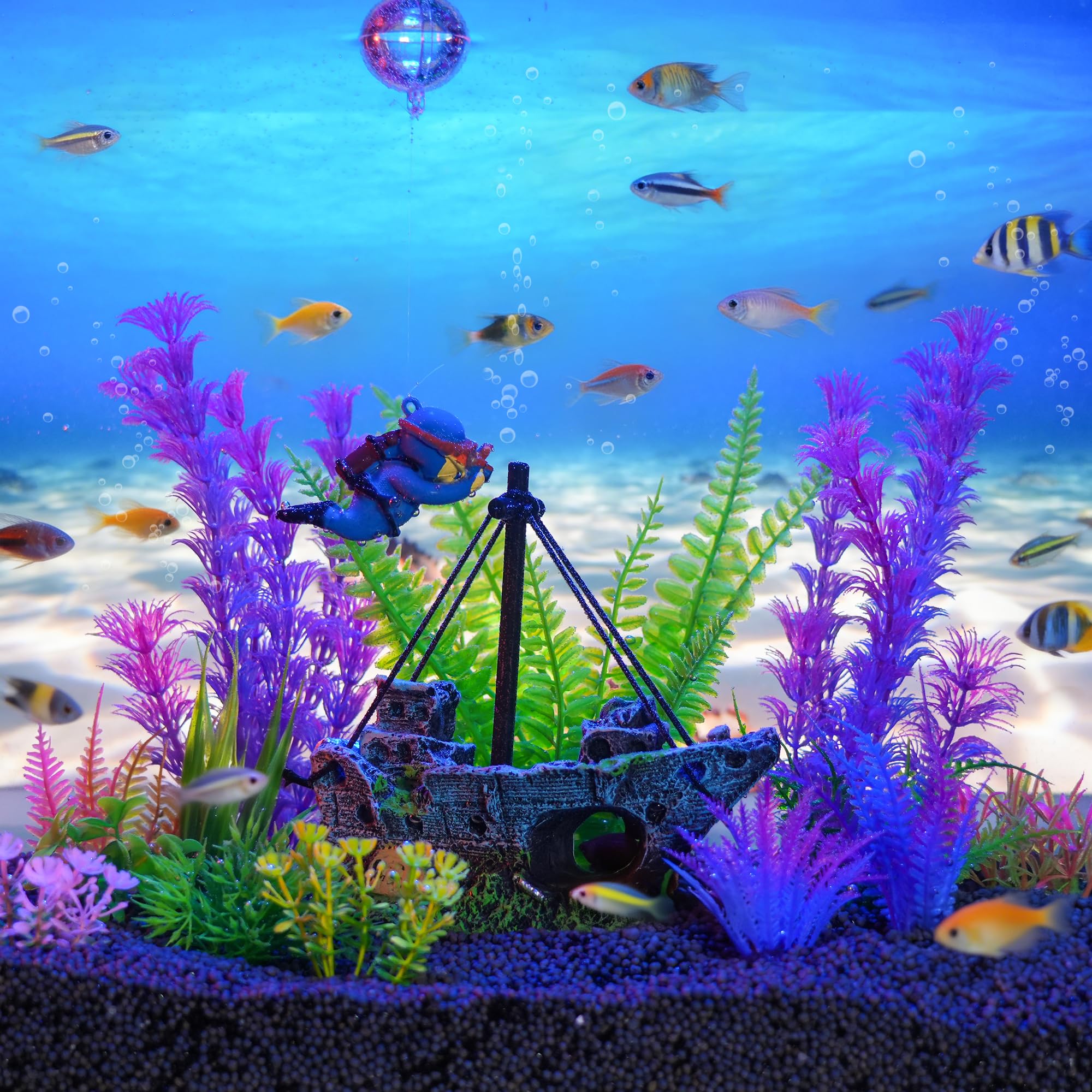 Ameliade Aquarium-Deko-Set mit Schiffswrack-Dekoration, kleiner Taucher schwimmend & 13 Wasser-Kunstpflanzen – Betta-Pflanzen & Verstecke für Aquarien und kleines Aquarium-Zubehör