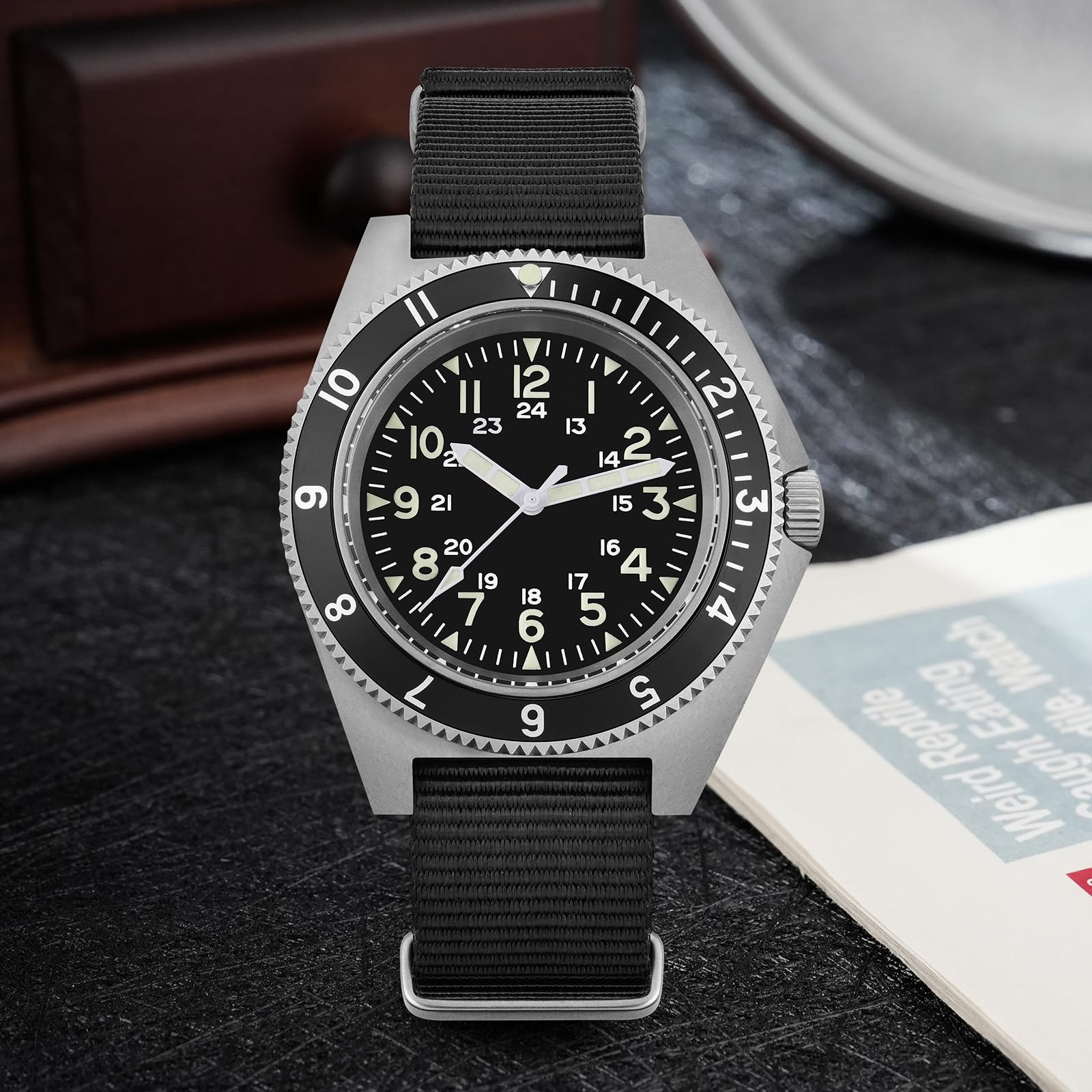 watchdives Militär Quarzuhren WD1972, Herrenuhr 40.9 mm Saphirglas Luxus Armbanduhr 20 Bar Taucheruhren für Männer