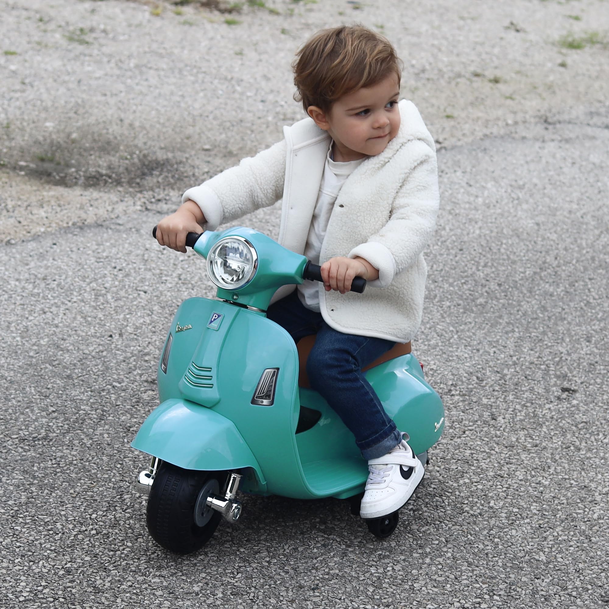 Turbo Challenge - Vespa GTS - Portador Eléctrico - 119151 - Scooter - Verde Agua - Listo para Rodar - Máximo 25Kg - Plástico - Baterías Recargables - A Partir de 24 Meses