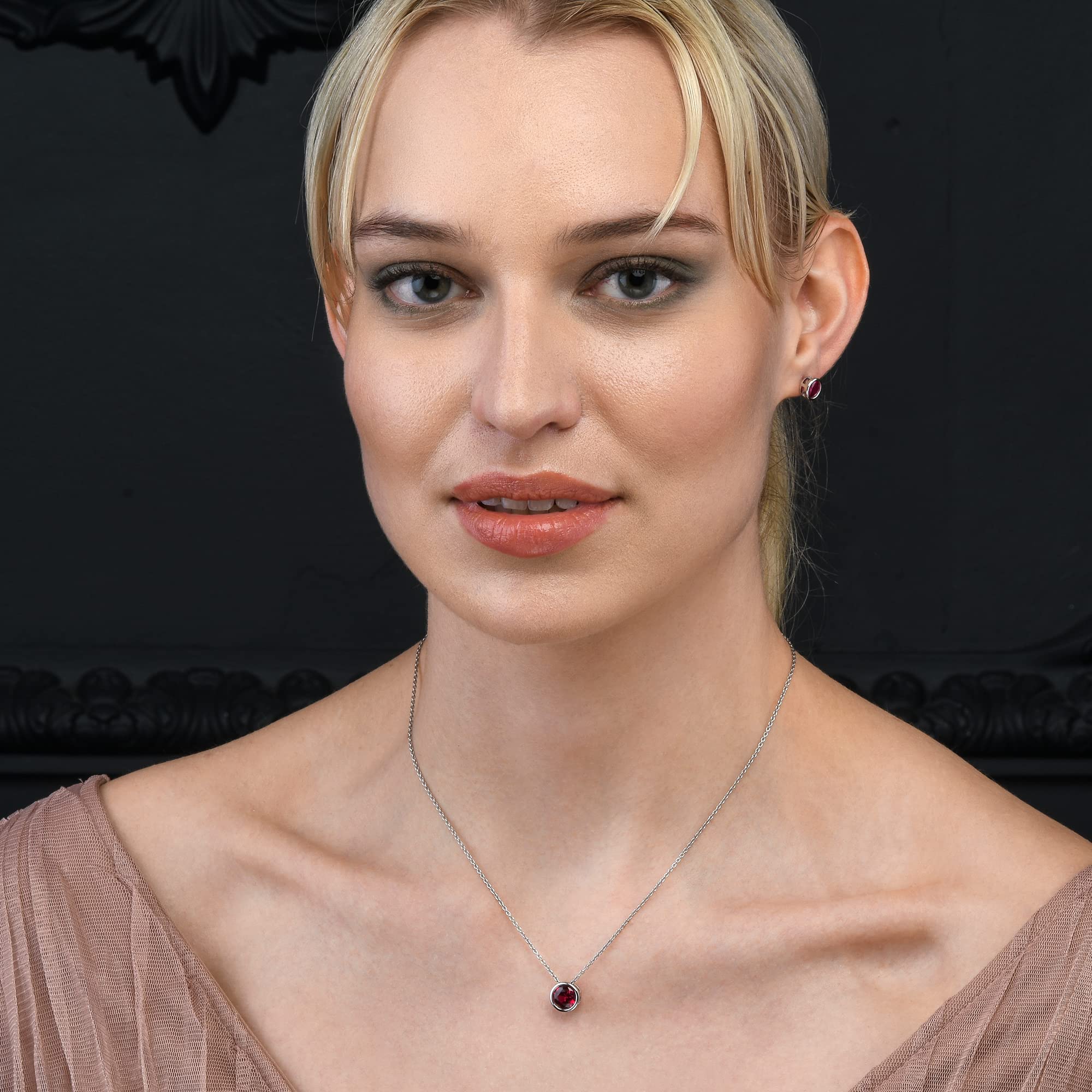 namana Collier Pendentif en Solitaire avec une Pierre de Couleur, Collier Femme en Argent Sterling 925, avec une Unique Pierre de Couleur, Blanc, Vert, Bleu ou Rouge, Collier Femme en Argent Massif