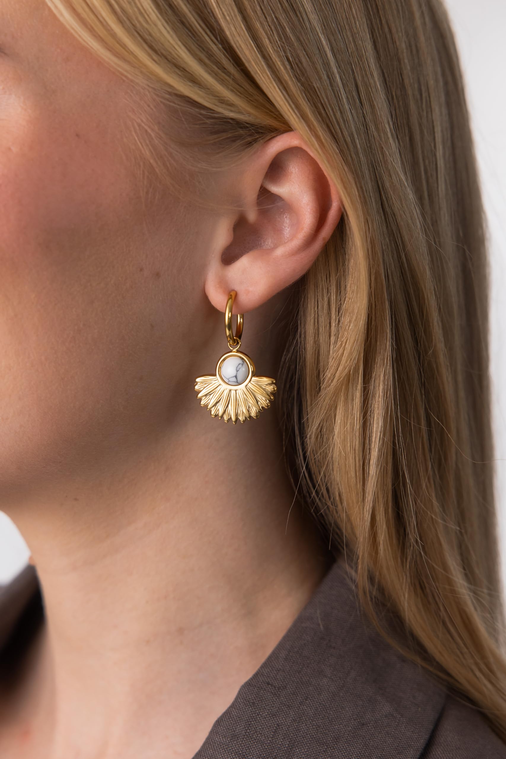 Purelei Eldorado Creolen – wasserfest | Creolen mit Sonnenfächer-Anhänger & Schmuckstein aus Edelstahl | 14K Vergoldung, Silber & 18K Rosévergoldung | Statement-Ohrringe
