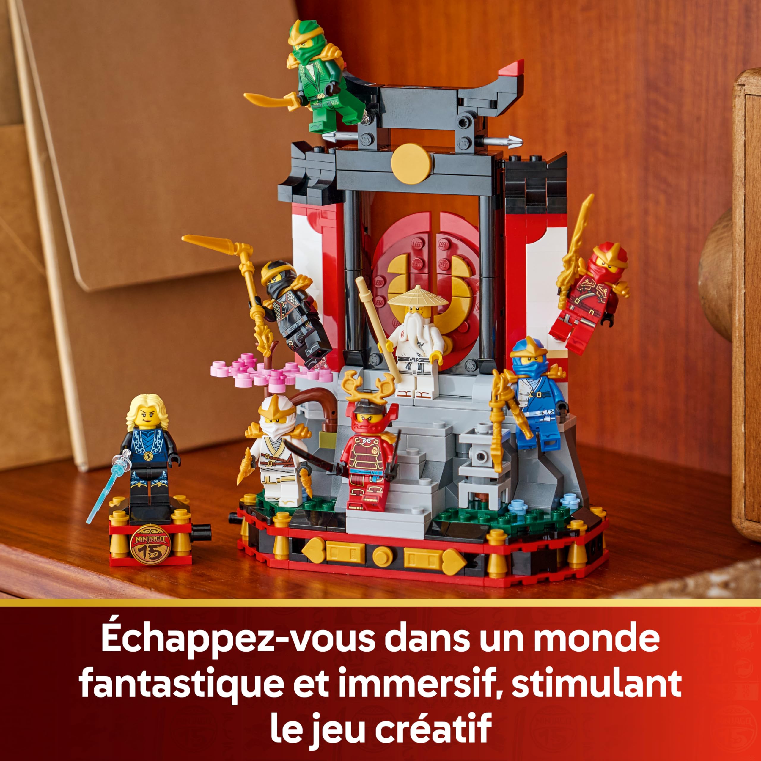 LEGO Ninjago 15e Anniversaire : Collection des Personnages Ninjas - Maquette de Porte de Monastère avec 8 Minifigurines Collector & Sabres - Cadeau pour Garçon dès 14 Ans ou Adulte Fan 71866