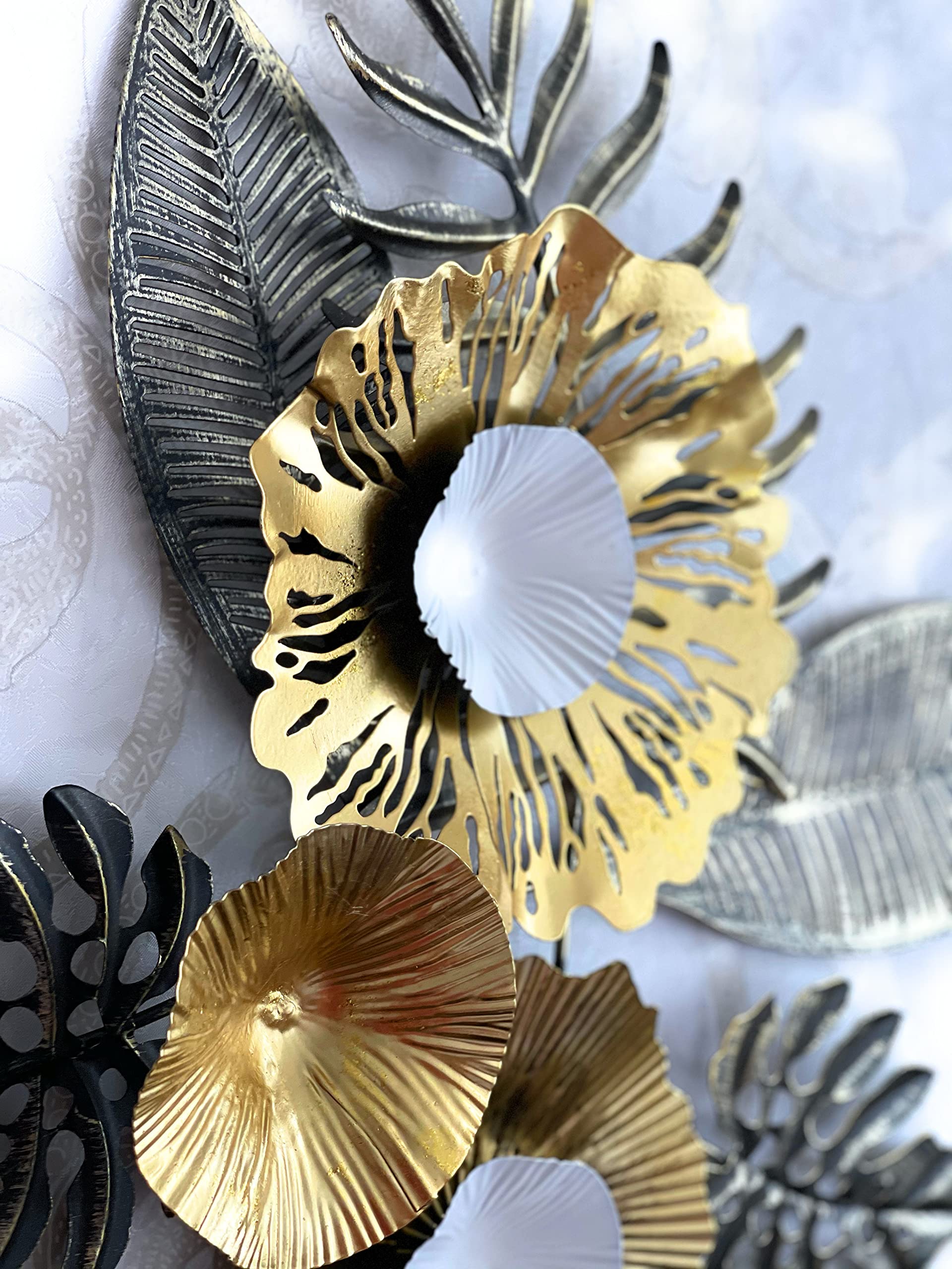MEX Wanddeko Metall Blumen Blätter Gold Schwarz Modern 51x42cm