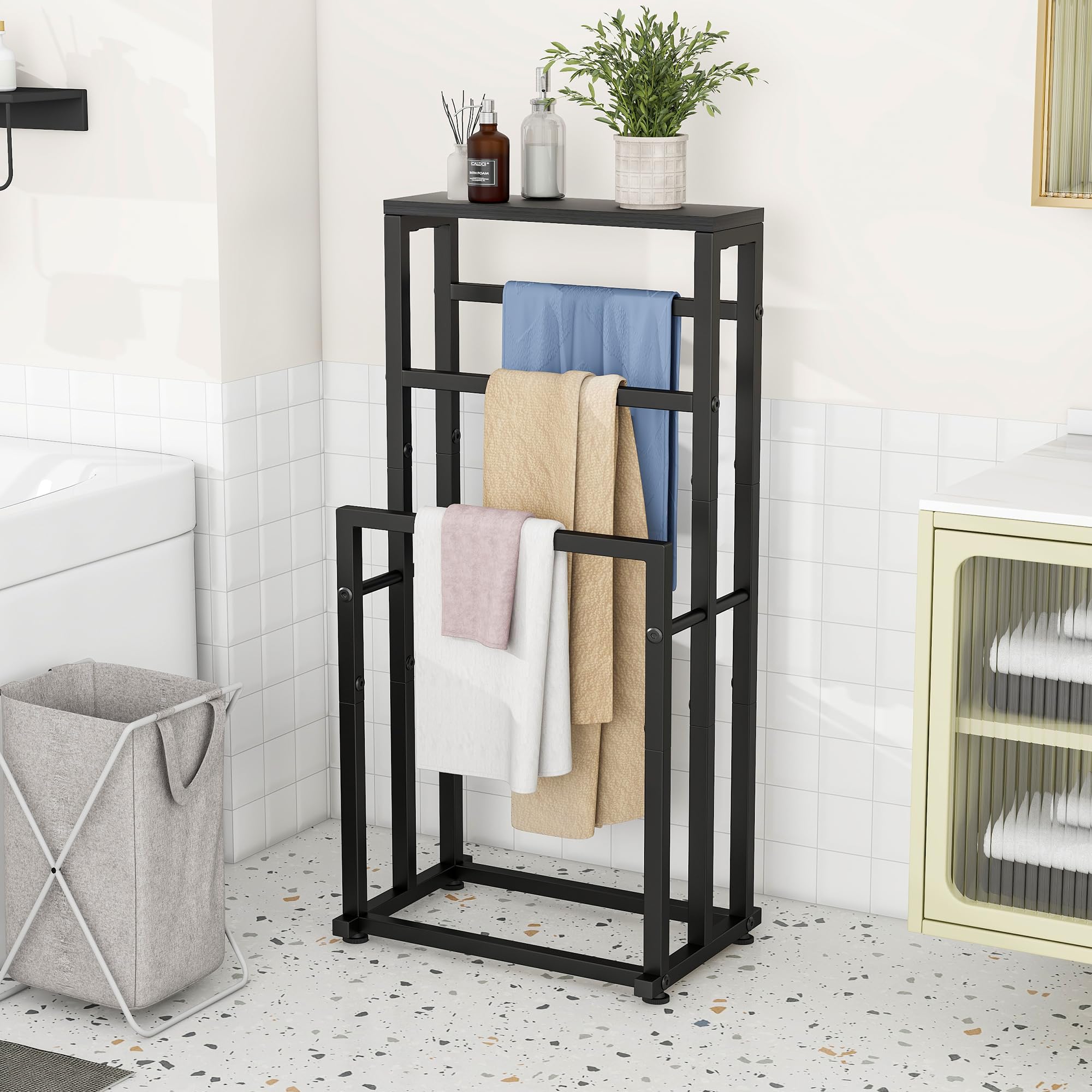 Porte-Serviettes Autonome pour Salle de Bain, 3 Niveaux en métal, Support d'échelle, séchage et présentoir avec étagère pour Chambre à Coucher, Salon, Noir