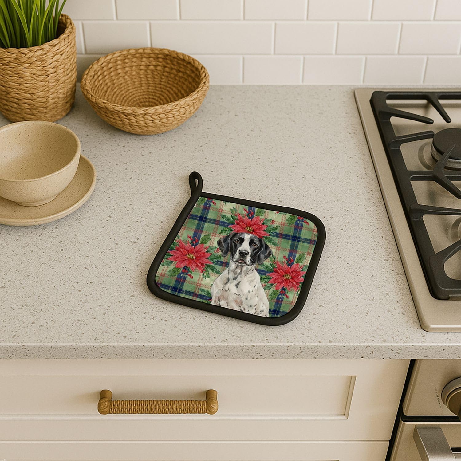 Caroline's Treasures Black and White Pointer Christmas Poinsettas Pair of Pot Holders Pair 7.5x7.5 Quilted Insulated Hot Pads Decorative Kitchen Gift Made in USA